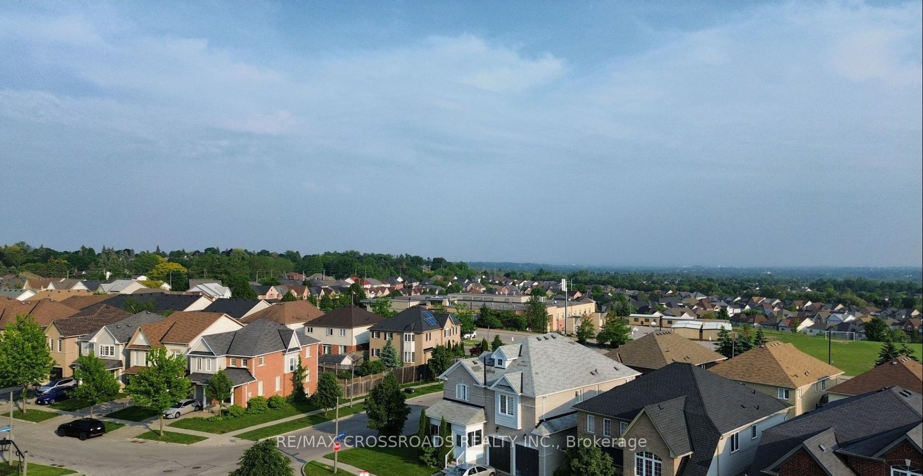 Photo 6 of 1383 Langley Circle, Oshawa, Pinecrest — HOMEH