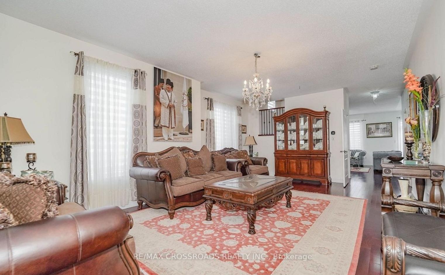 Photo 8 of 1383 Langley Circle, Oshawa, Pinecrest — HOMEH