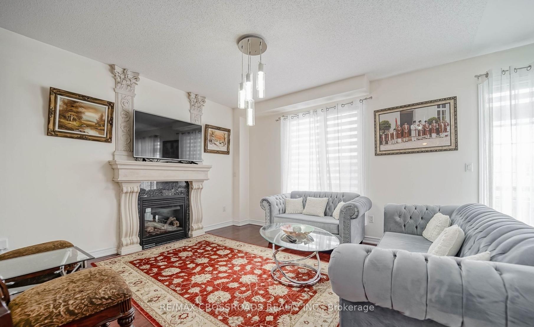 Photo 9 of 1383 Langley Circle, Oshawa, Pinecrest — HOMEH