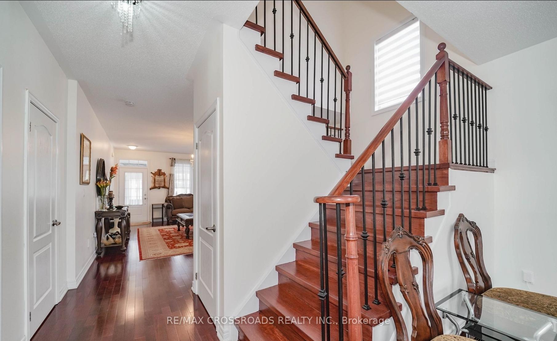 Photo 10 of 1383 Langley Circle, Oshawa, Pinecrest — HOMEH