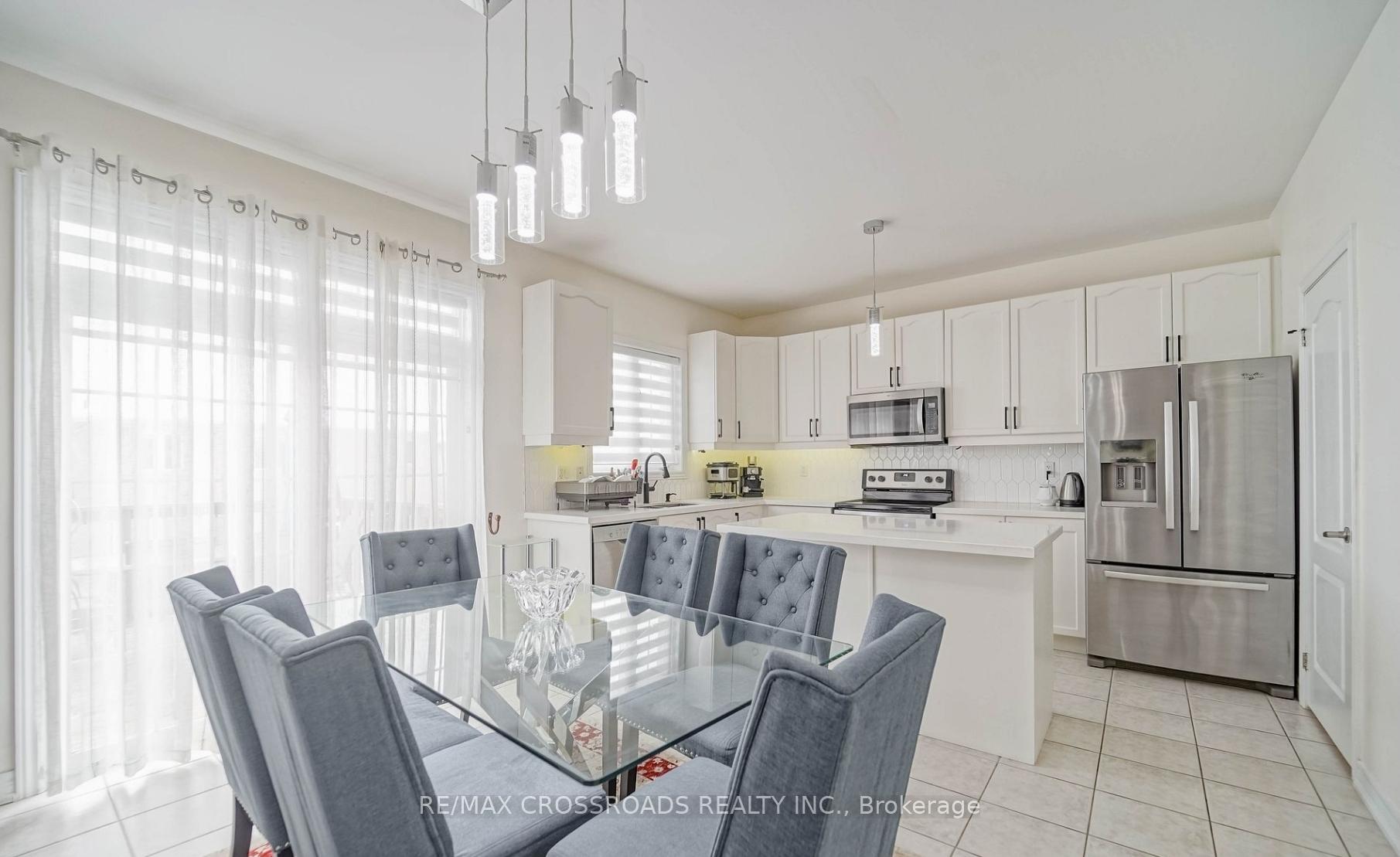 Photo 12 of 1383 Langley Circle, Oshawa, Pinecrest — HOMEH