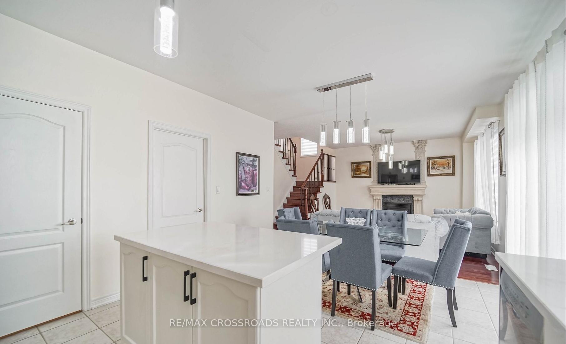 Photo 14 of 1383 Langley Circle, Oshawa, Pinecrest — HOMEH
