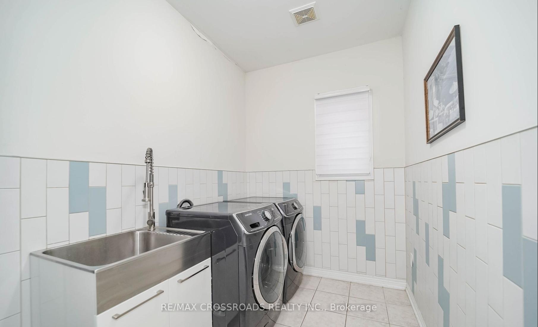 Photo 15 of 1383 Langley Circle, Oshawa, Pinecrest — HOMEH