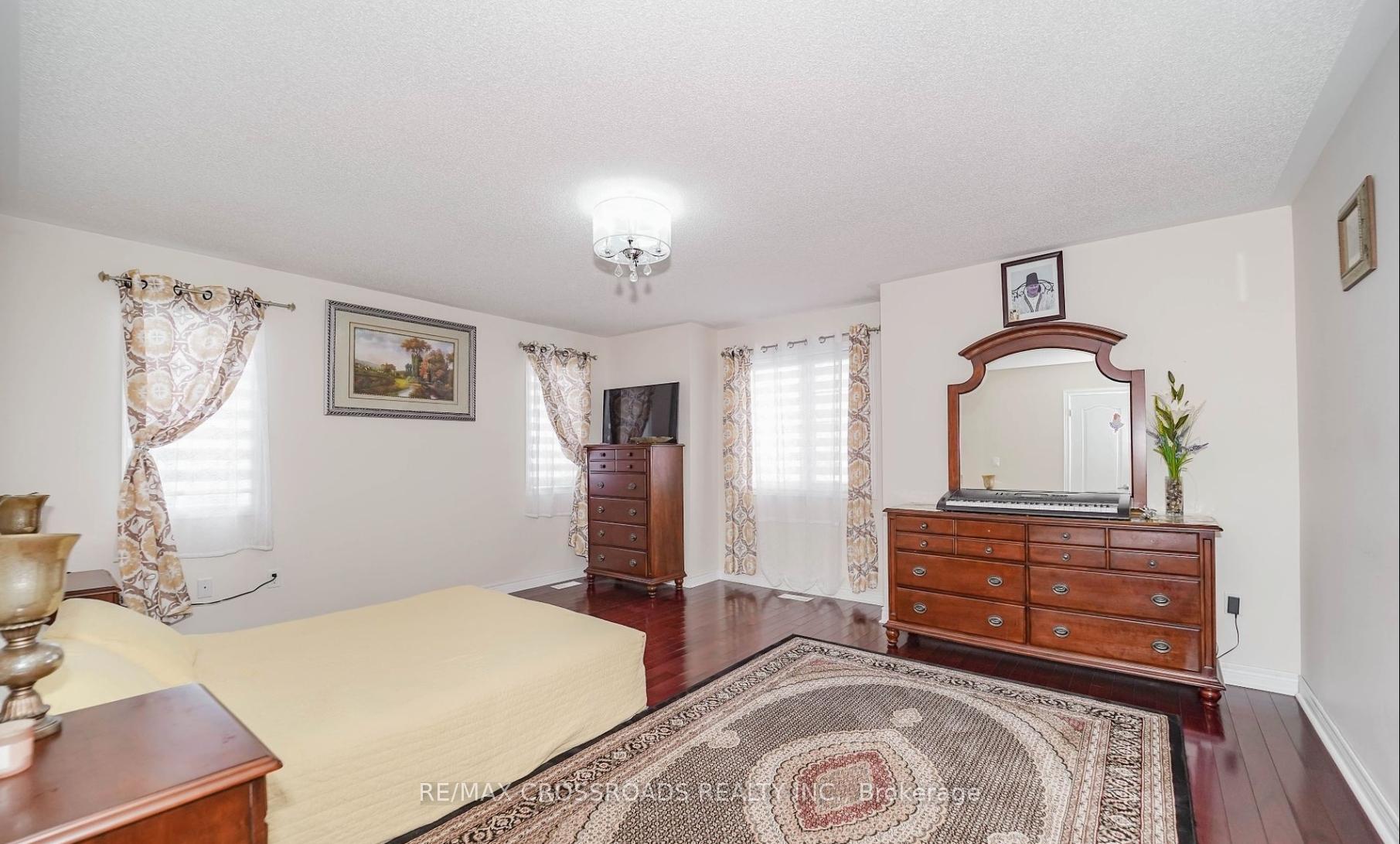 Photo 17 of 1383 Langley Circle, Oshawa, Pinecrest — HOMEH