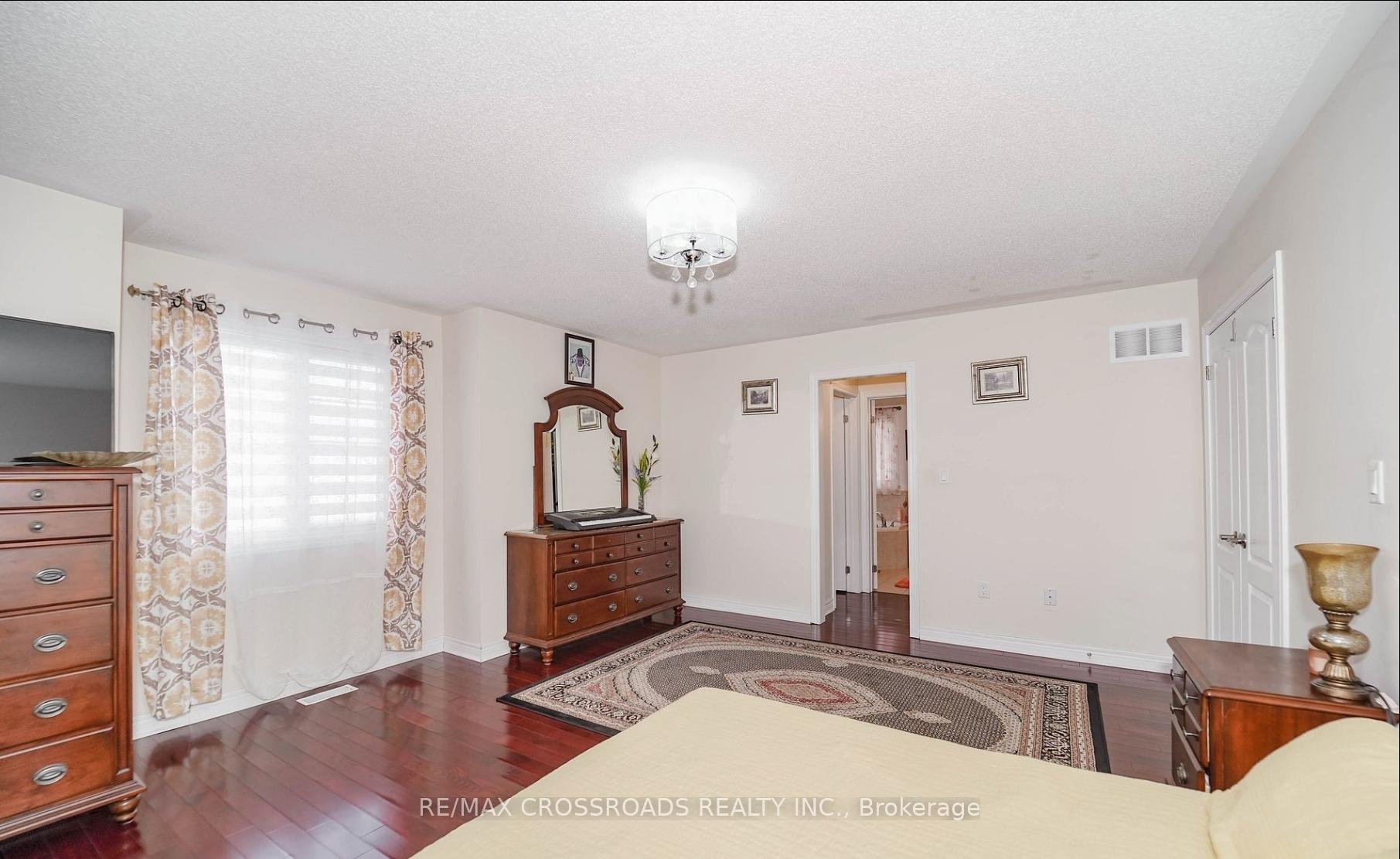 Photo 18 of 1383 Langley Circle, Oshawa, Pinecrest — HOMEH