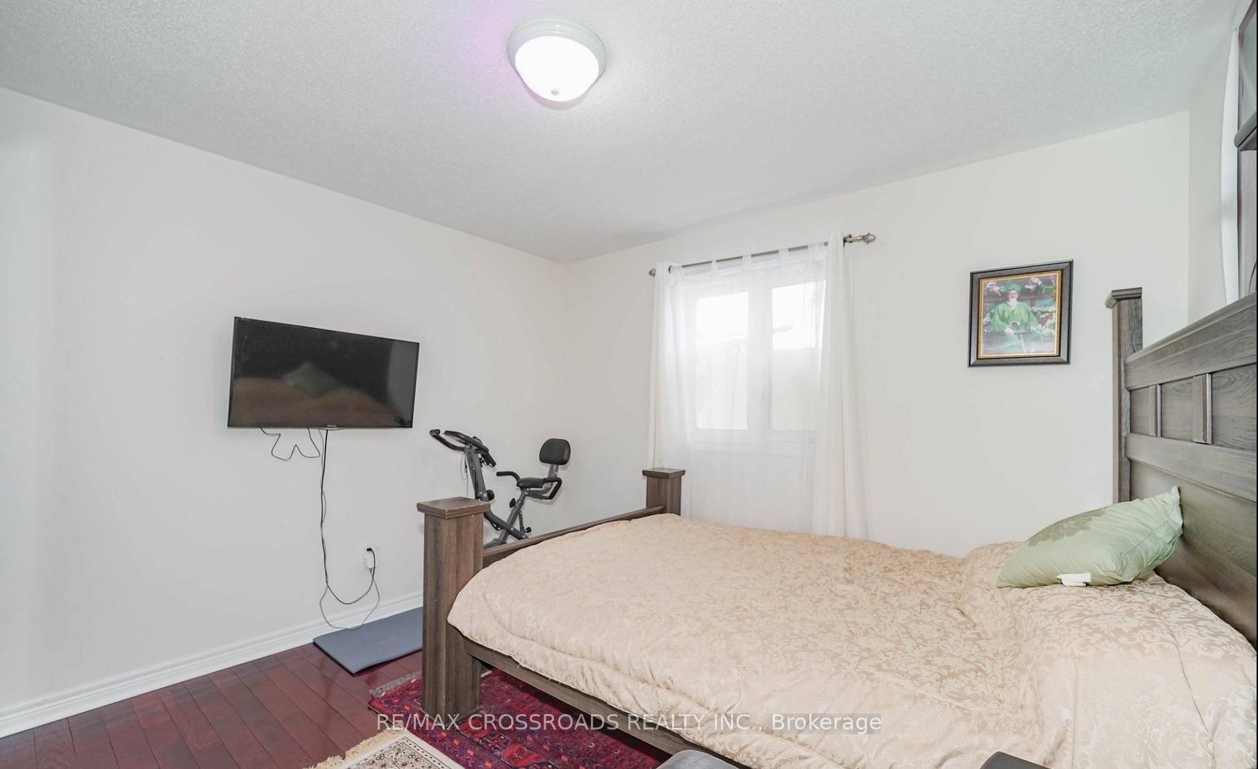 Photo 21 of 1383 Langley Circle, Oshawa, Pinecrest — HOMEH