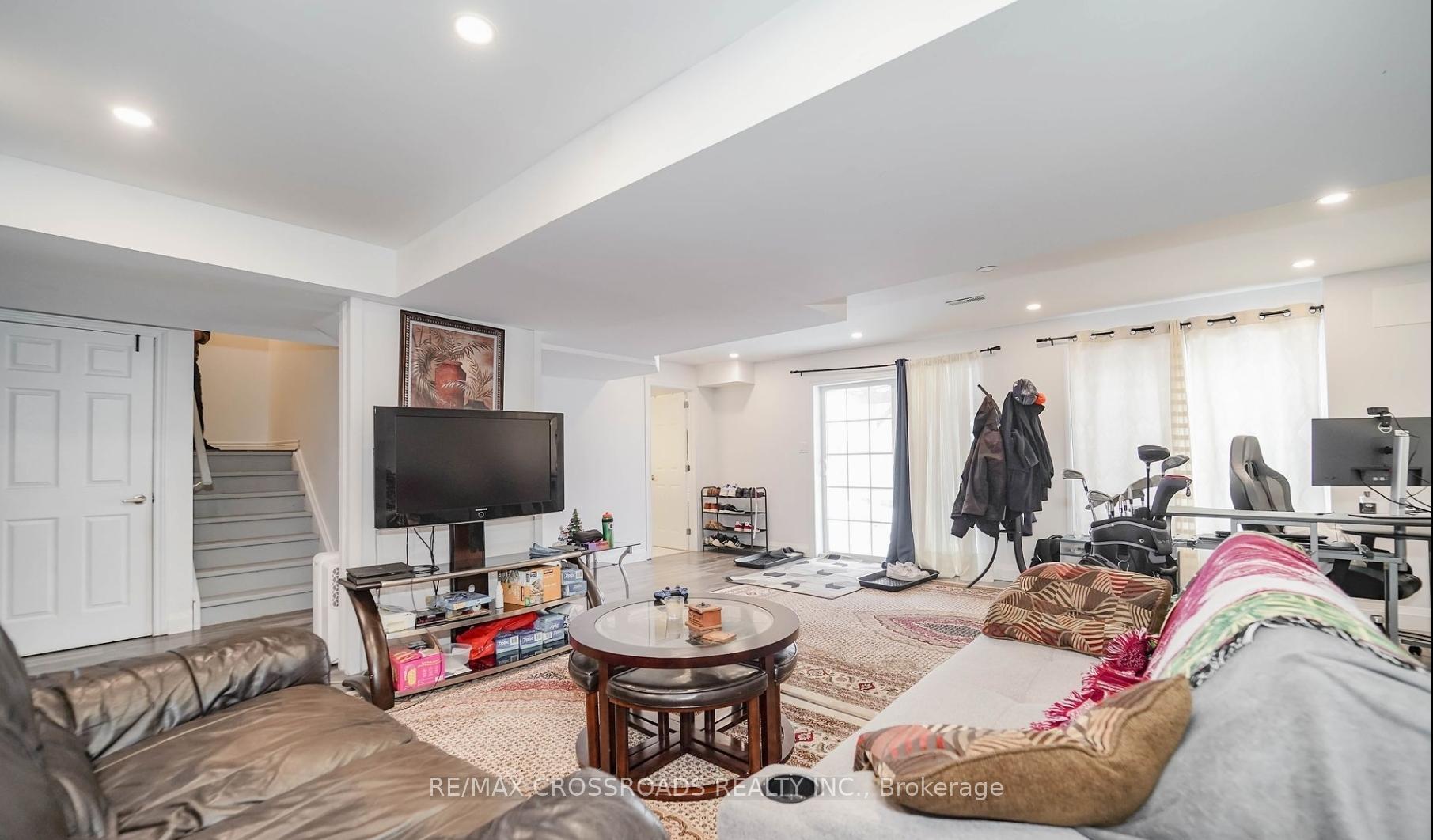 Photo 26 of 1383 Langley Circle, Oshawa, Pinecrest — HOMEH