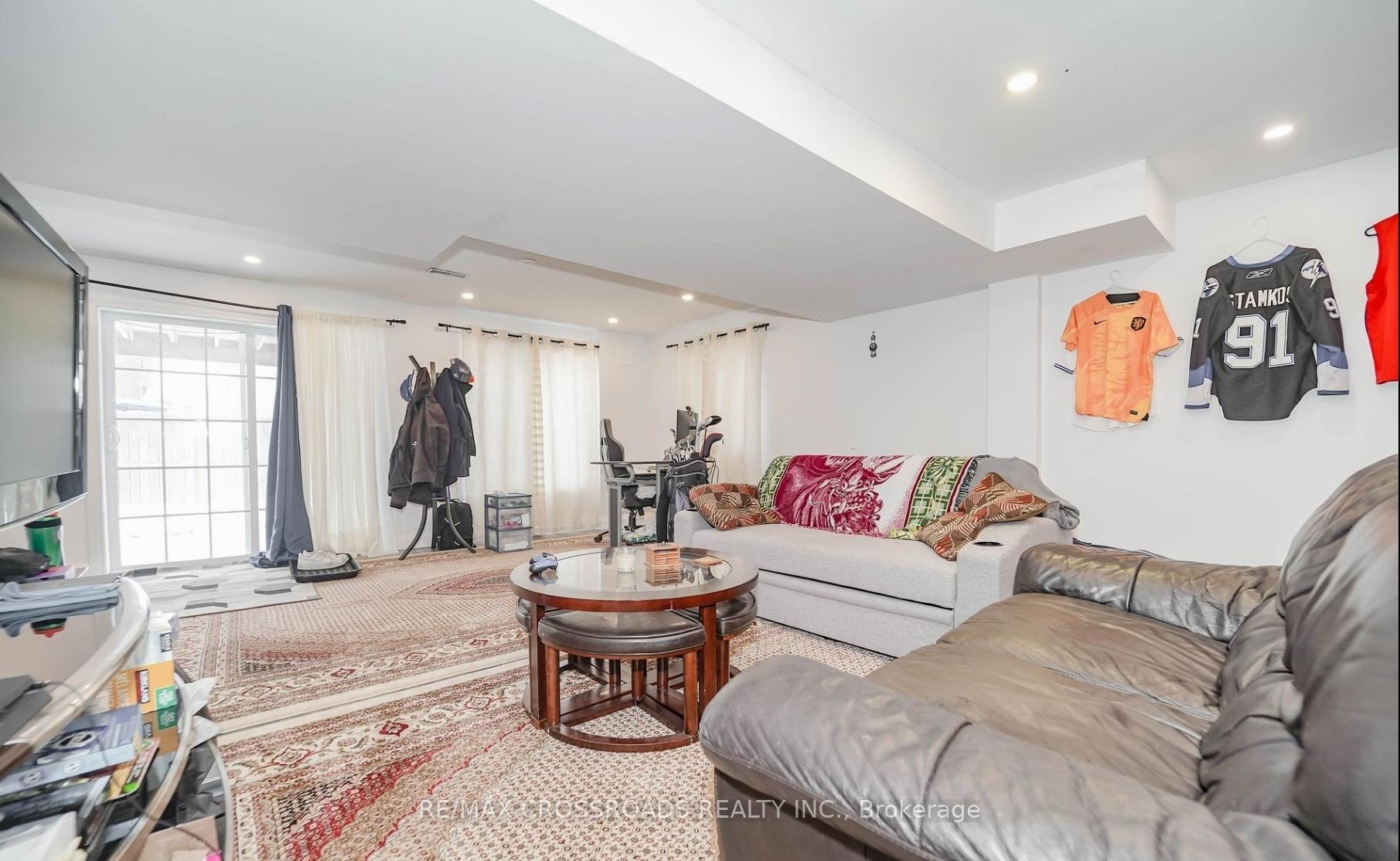 Photo 27 of 1383 Langley Circle, Oshawa, Pinecrest — HOMEH