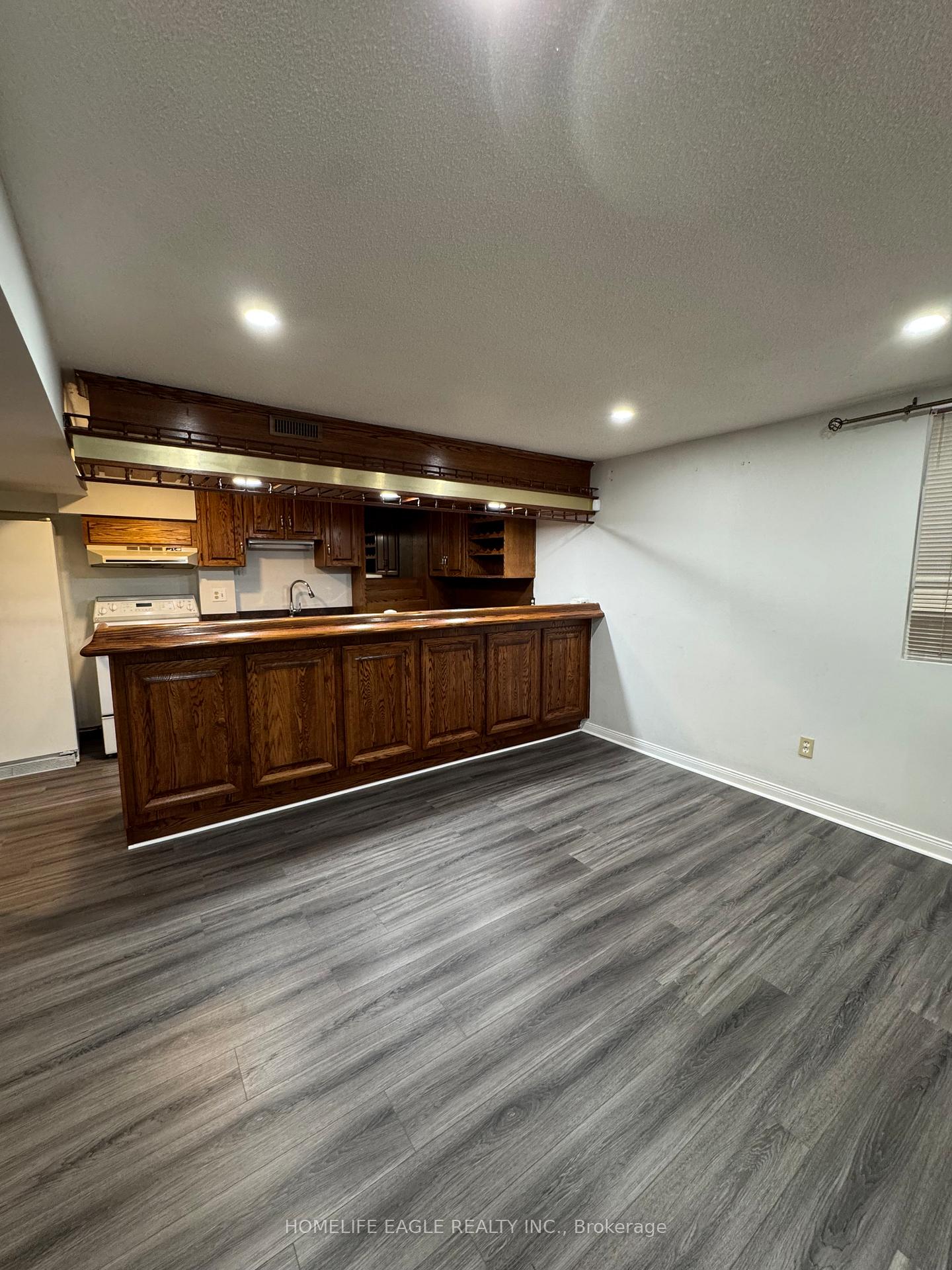 Photo 8 of 755 Pebble Court, Pickering, Amberlea — HOMEH