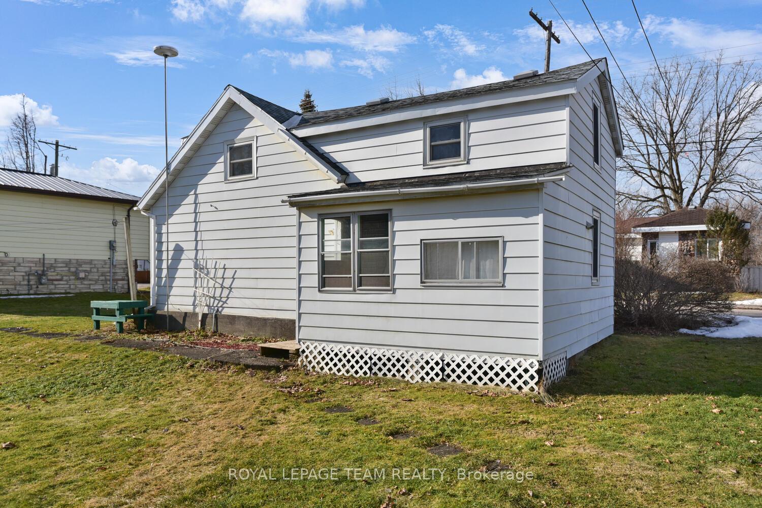 Photo 3 of 788 Florence Street N, Prescott — HOMEH