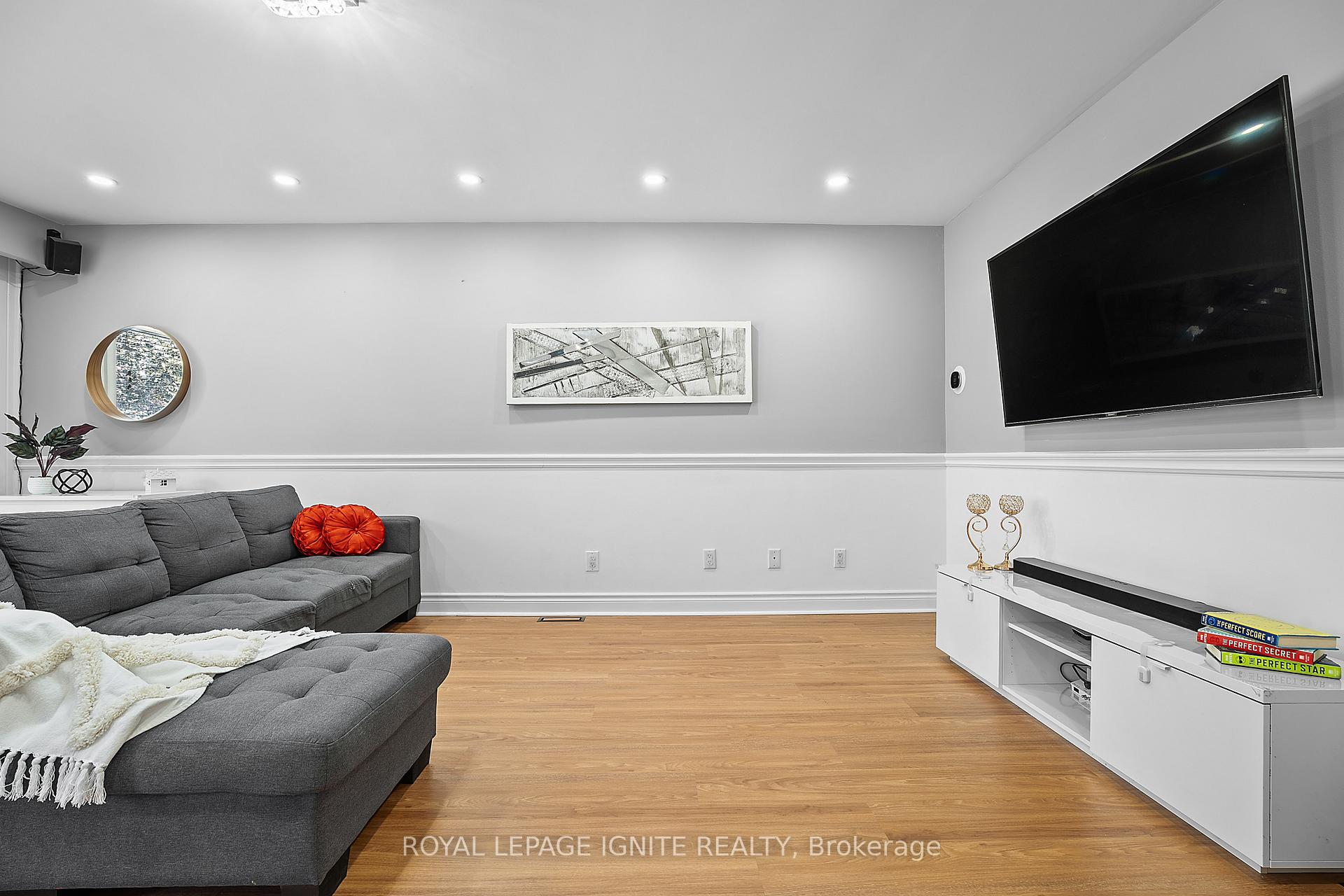 Photo 7 of 222 Barkley Crescent, Oshawa, Vanier — HOMEH