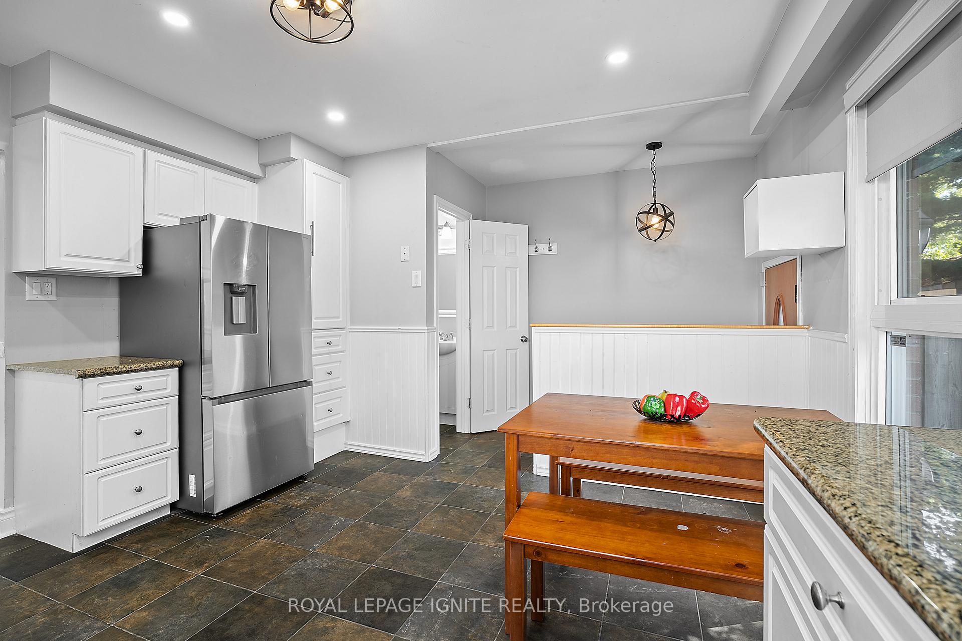 Photo 12 of 222 Barkley Crescent, Oshawa, Vanier — HOMEH