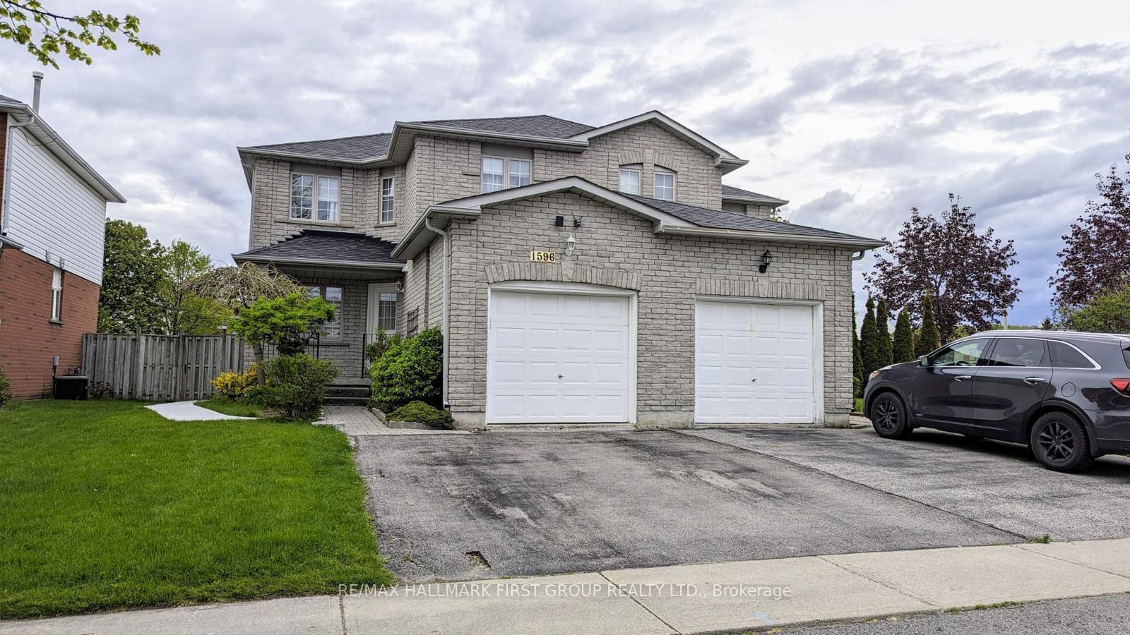 Front of 1596 Fieldgate Drive