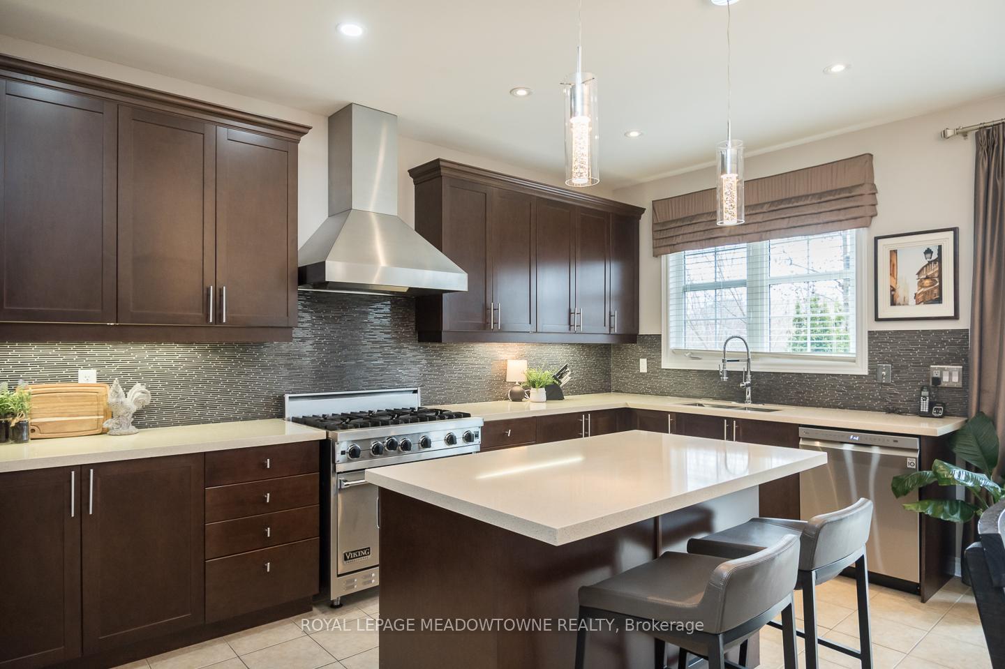 Photo 10 of 364 Holmes Crescent, Milton, Scott — HOMEH