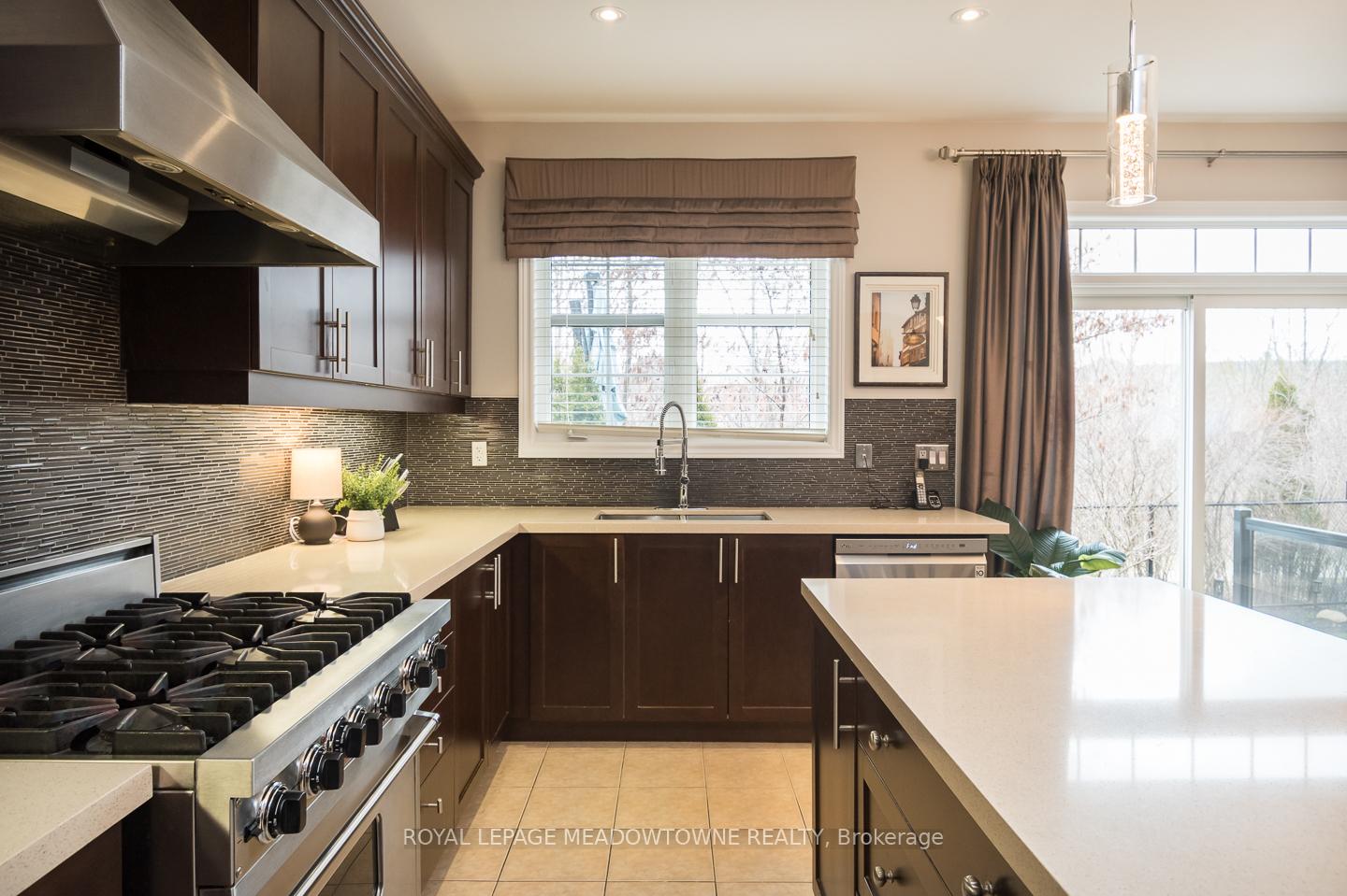 Photo 11 of 364 Holmes Crescent, Milton, Scott — HOMEH
