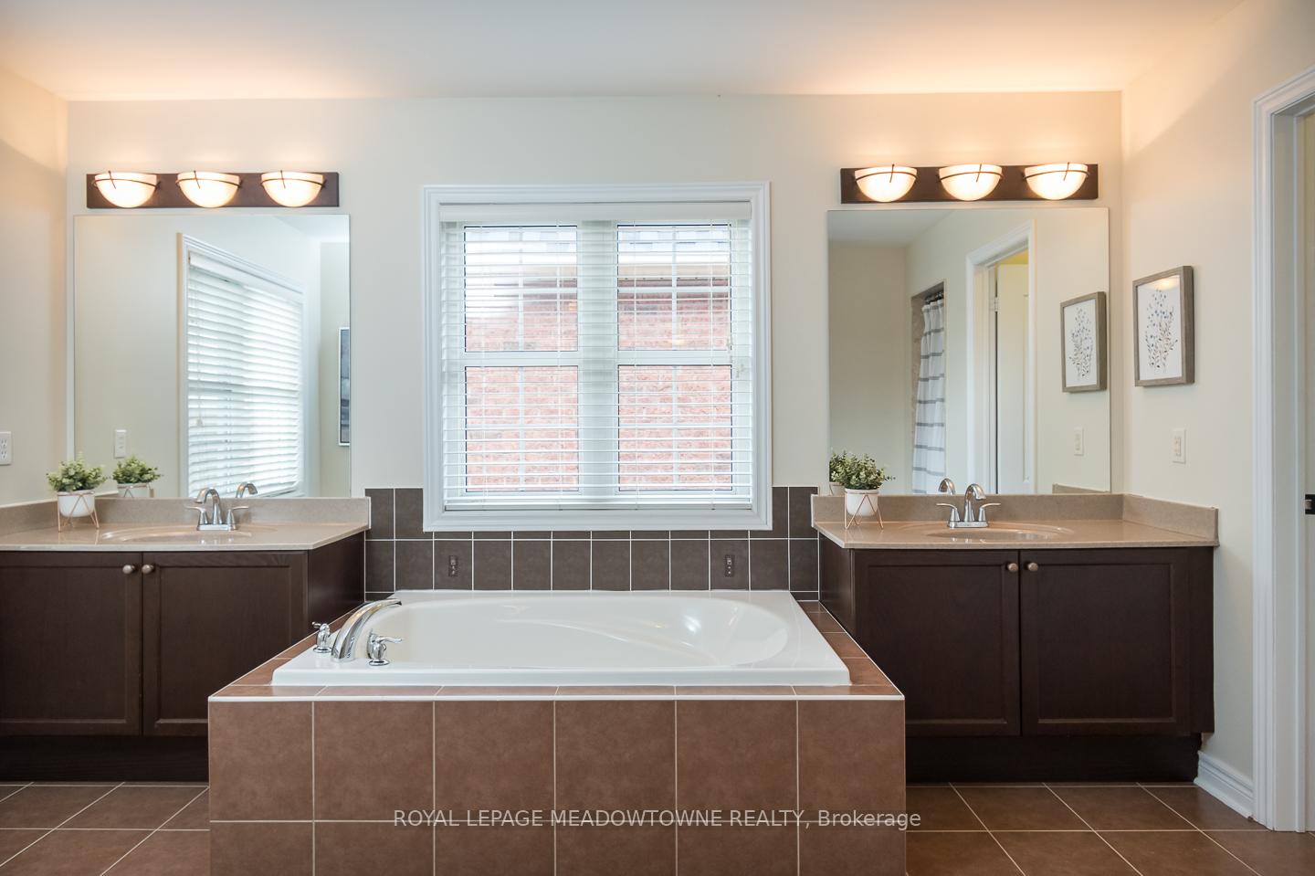 Photo 28 of 364 Holmes Crescent, Milton, Scott — HOMEH