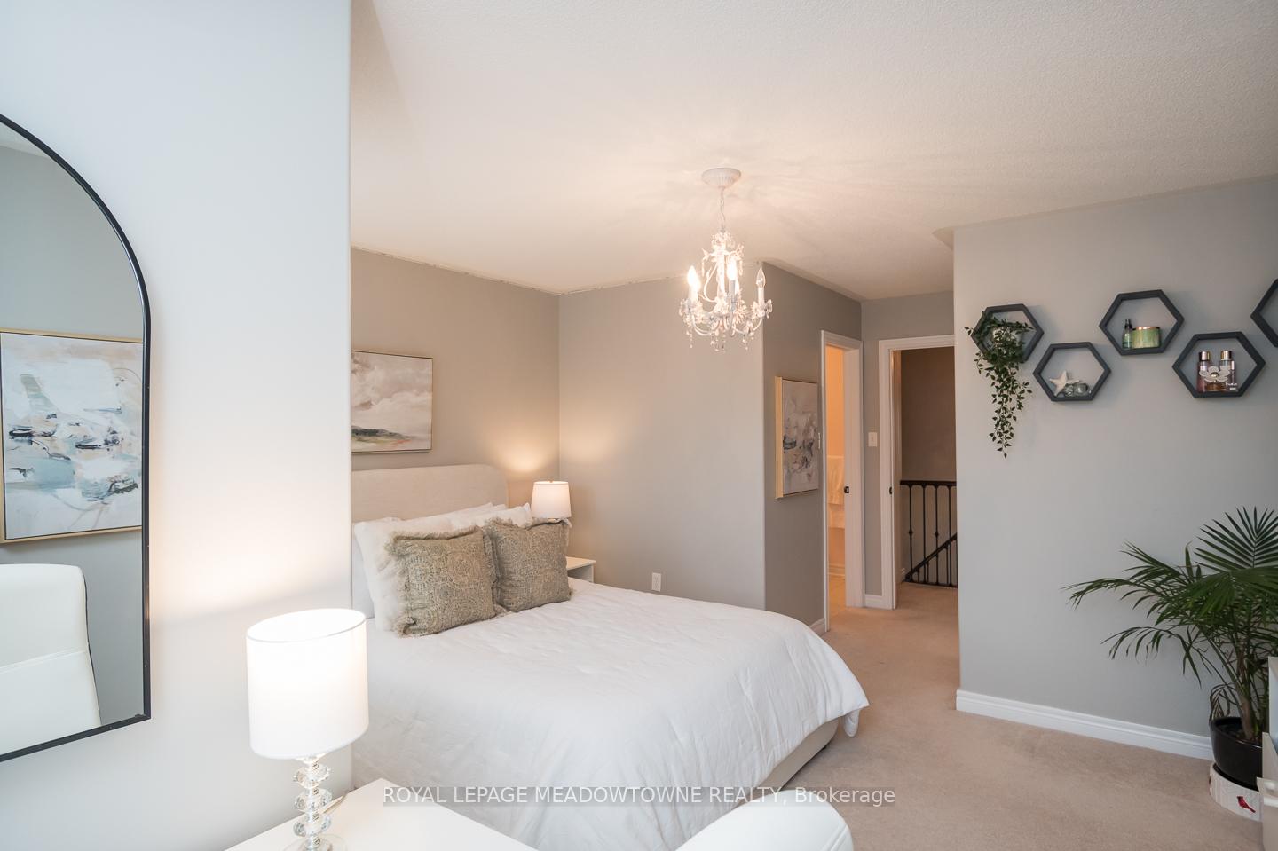 Photo 33 of 364 Holmes Crescent, Milton, Scott — HOMEH
