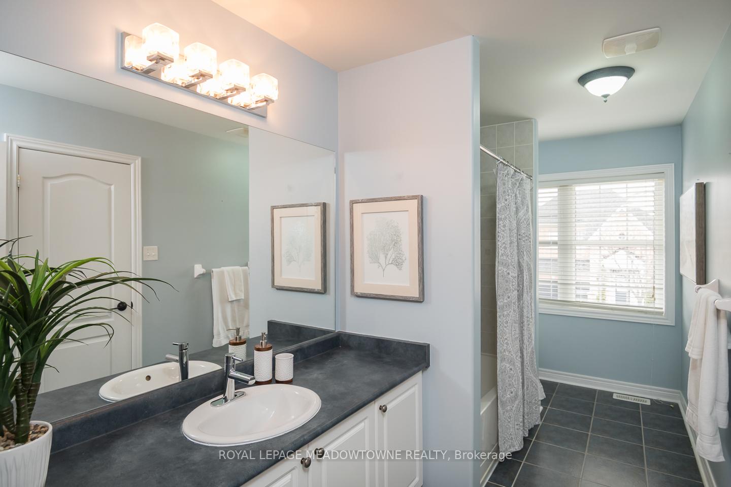 Photo 36 of 364 Holmes Crescent, Milton, Scott — HOMEH