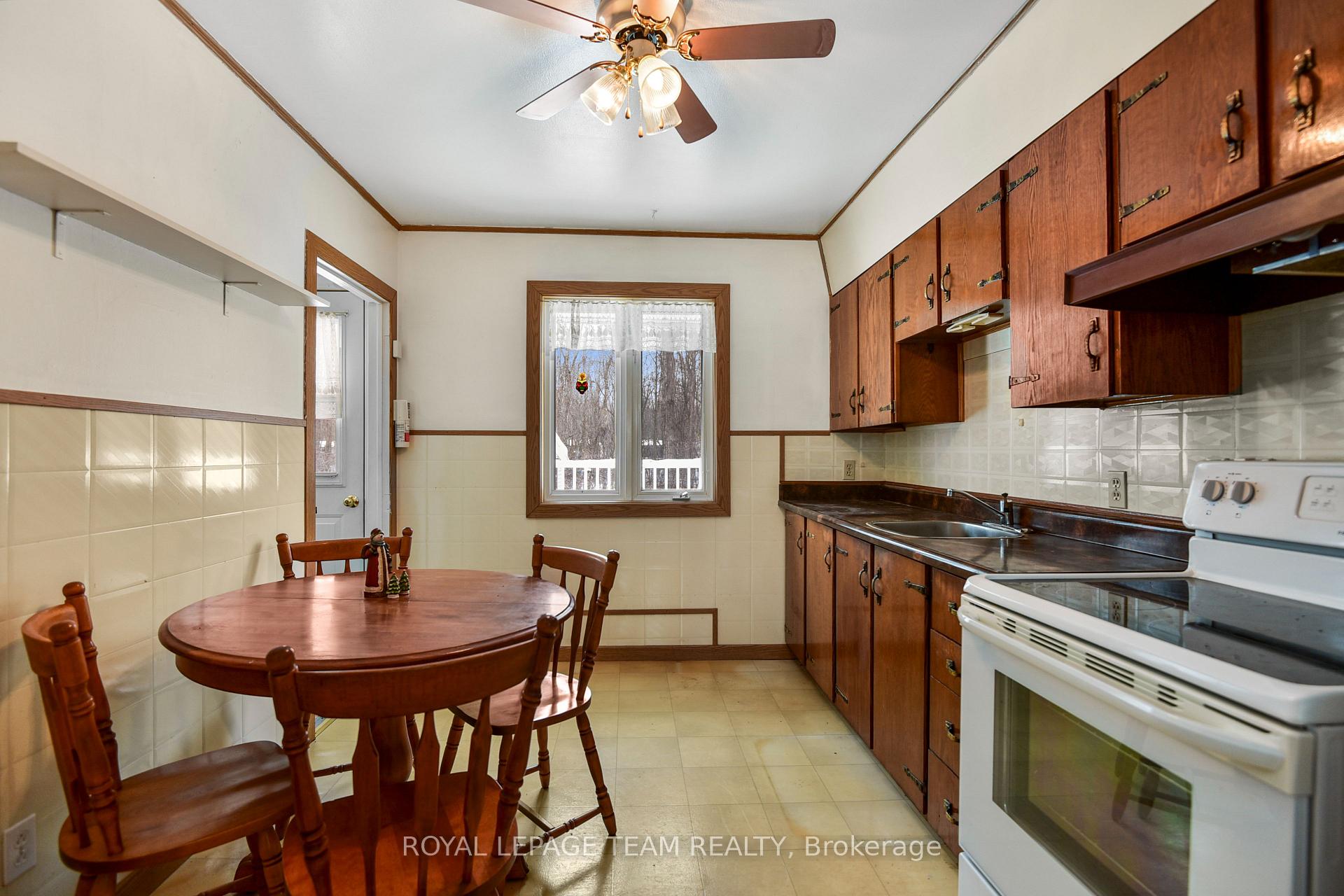 Photo 7 of 588 Churchill Road E, Prescott — HOMEH