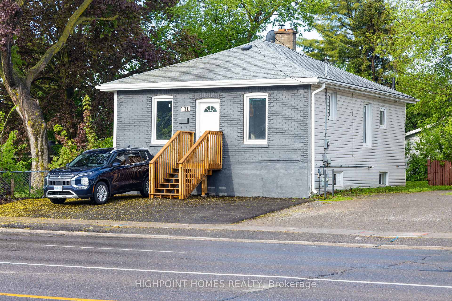 Photo 2 of 130 Park Road S, Oshawa, Vanier — HOMEH