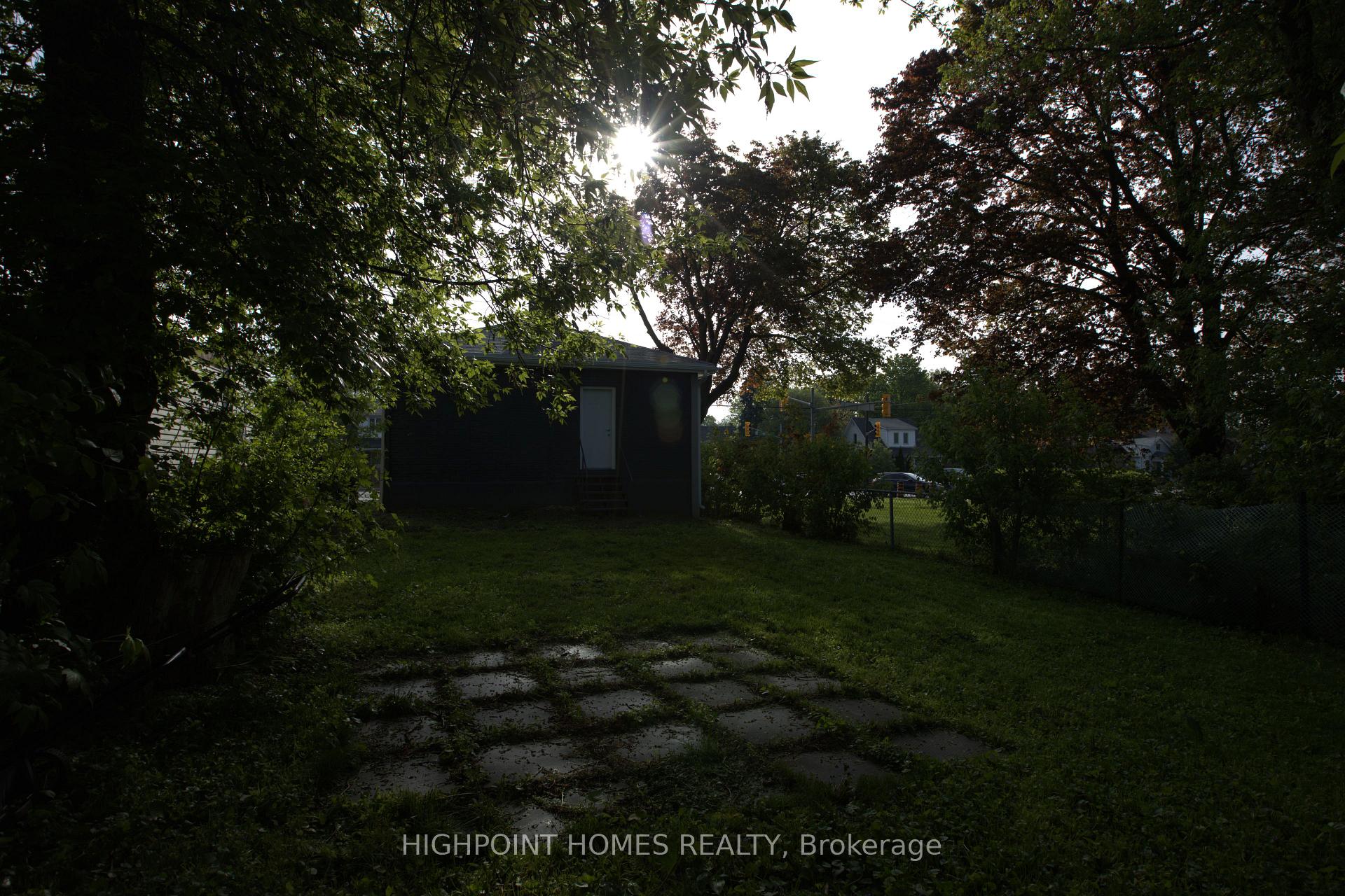 Photo 24 of 130 Park Road S, Oshawa, Vanier — HOMEH