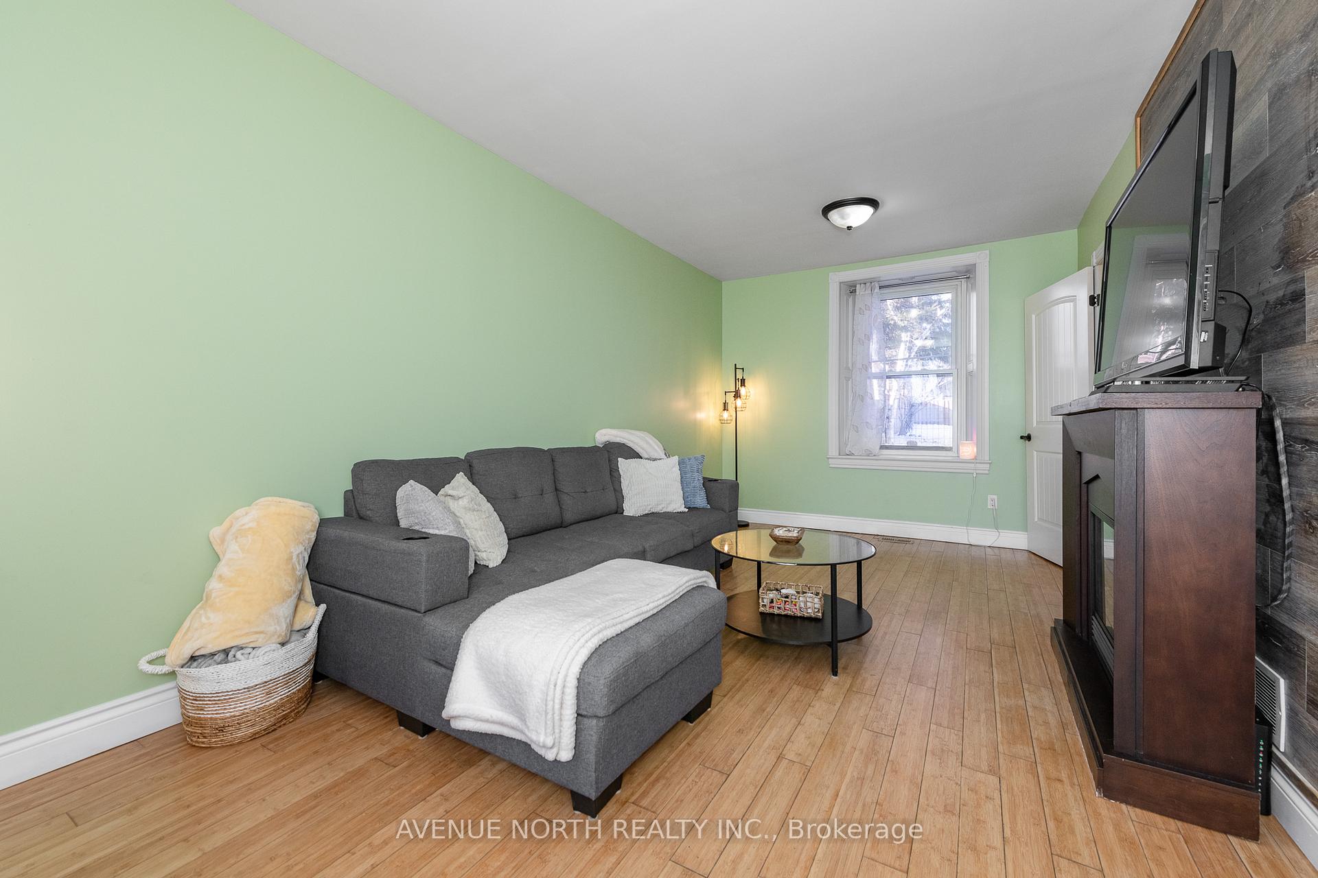 Photo 8 of 476 James Street W, Prescott — HOMEH