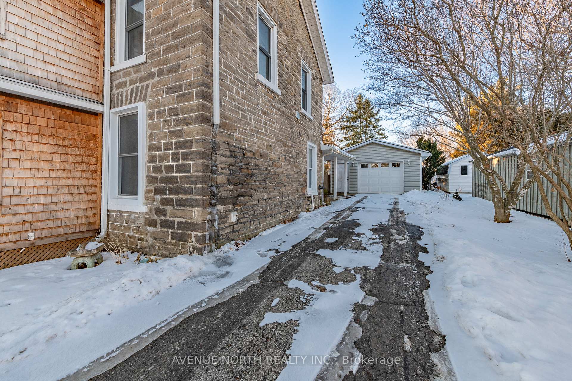 Photo 38 of 476 James Street W, Prescott — HOMEH