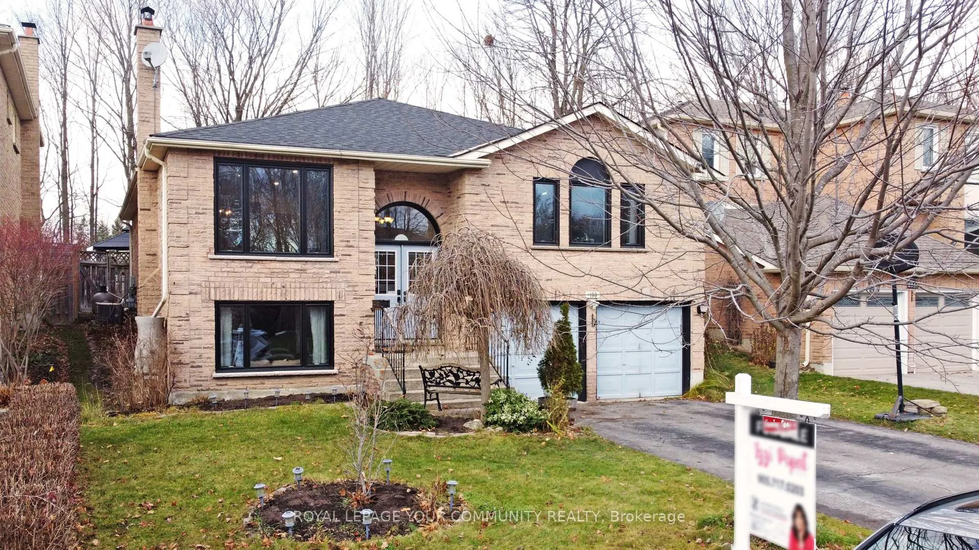 Photo 2 of 188 Kemano Road, Aurora, Aurora Heights — HOMEH