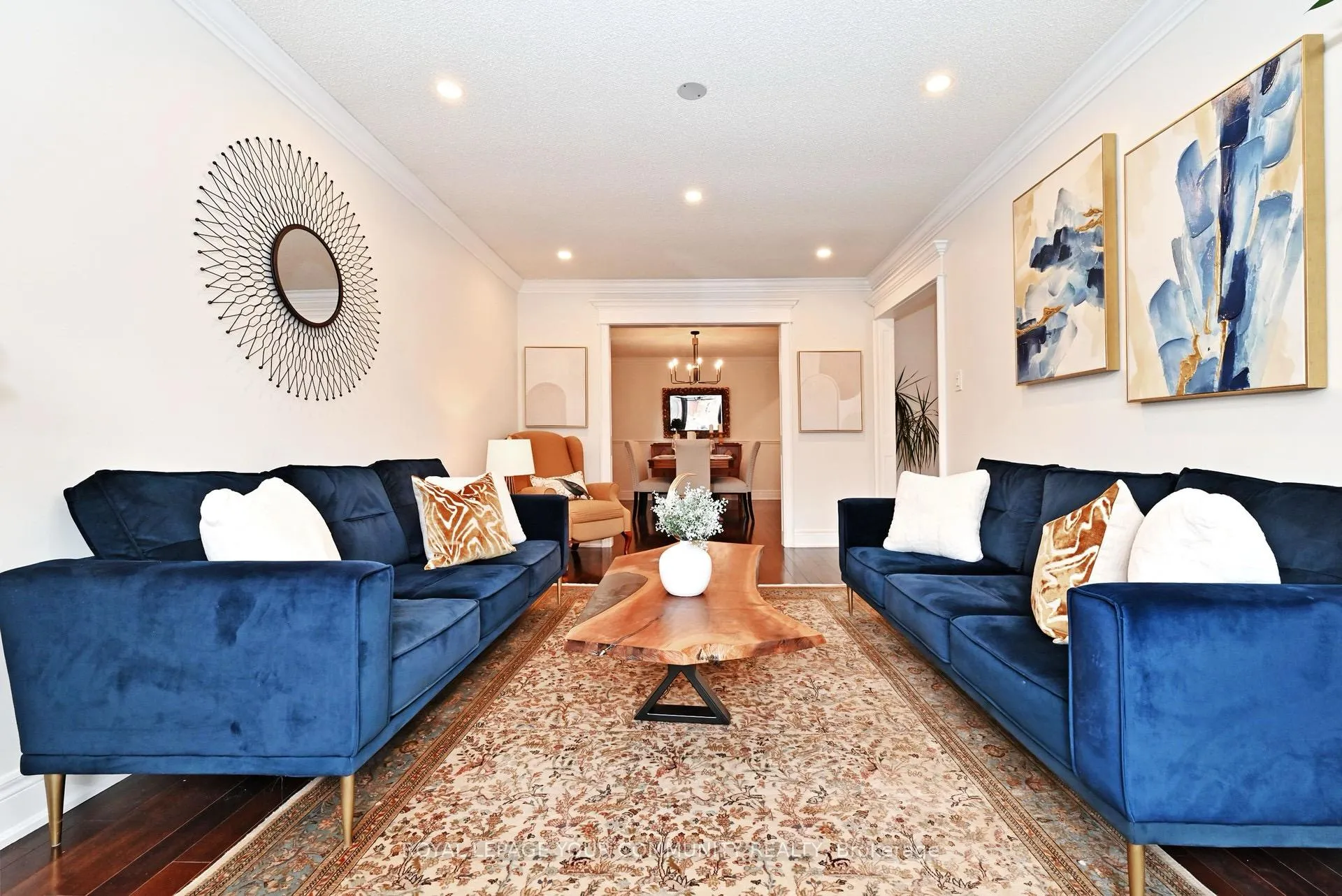 Photo 9 of 188 Kemano Road, Aurora, Aurora Heights — HOMEH