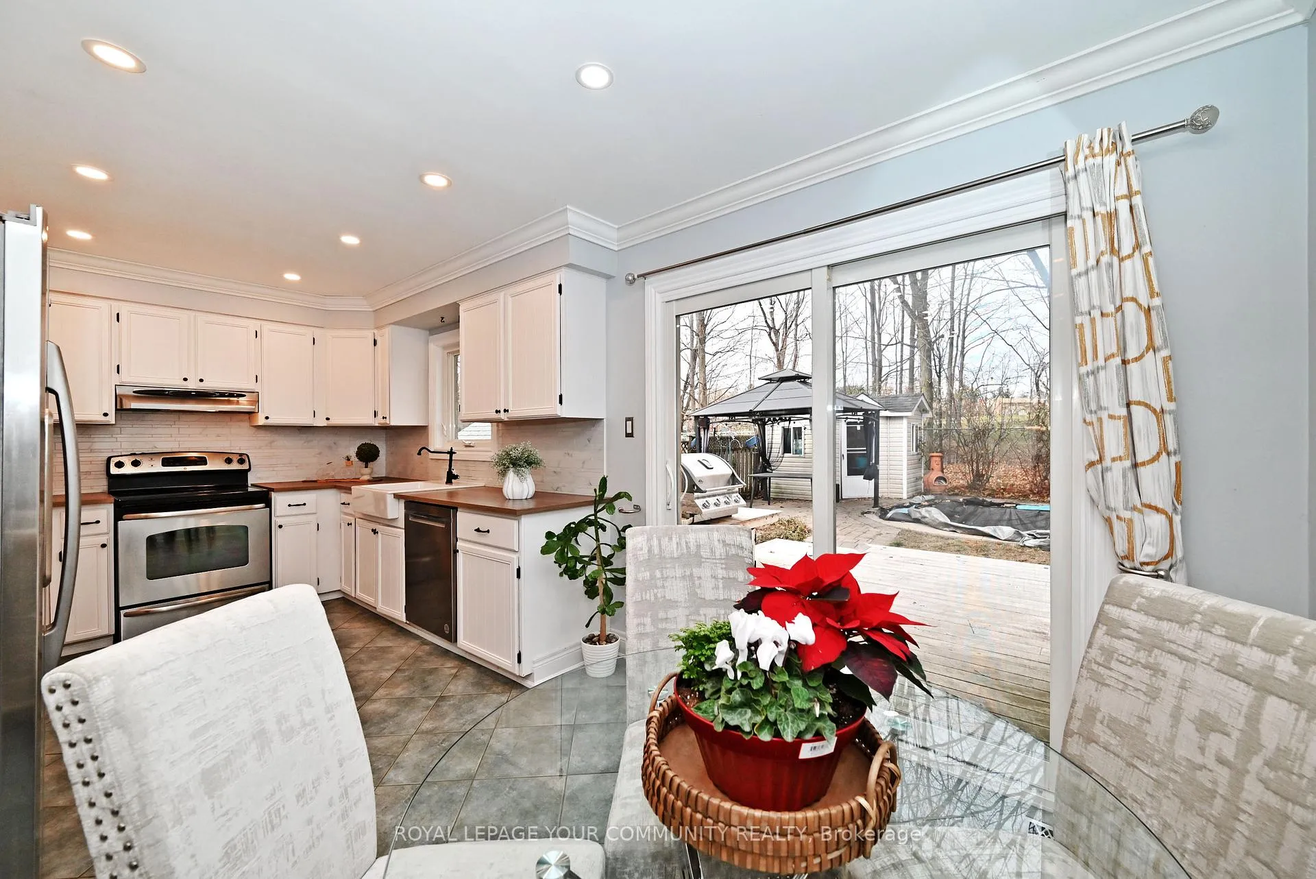 Photo 23 of 188 Kemano Road, Aurora, Aurora Heights — HOMEH