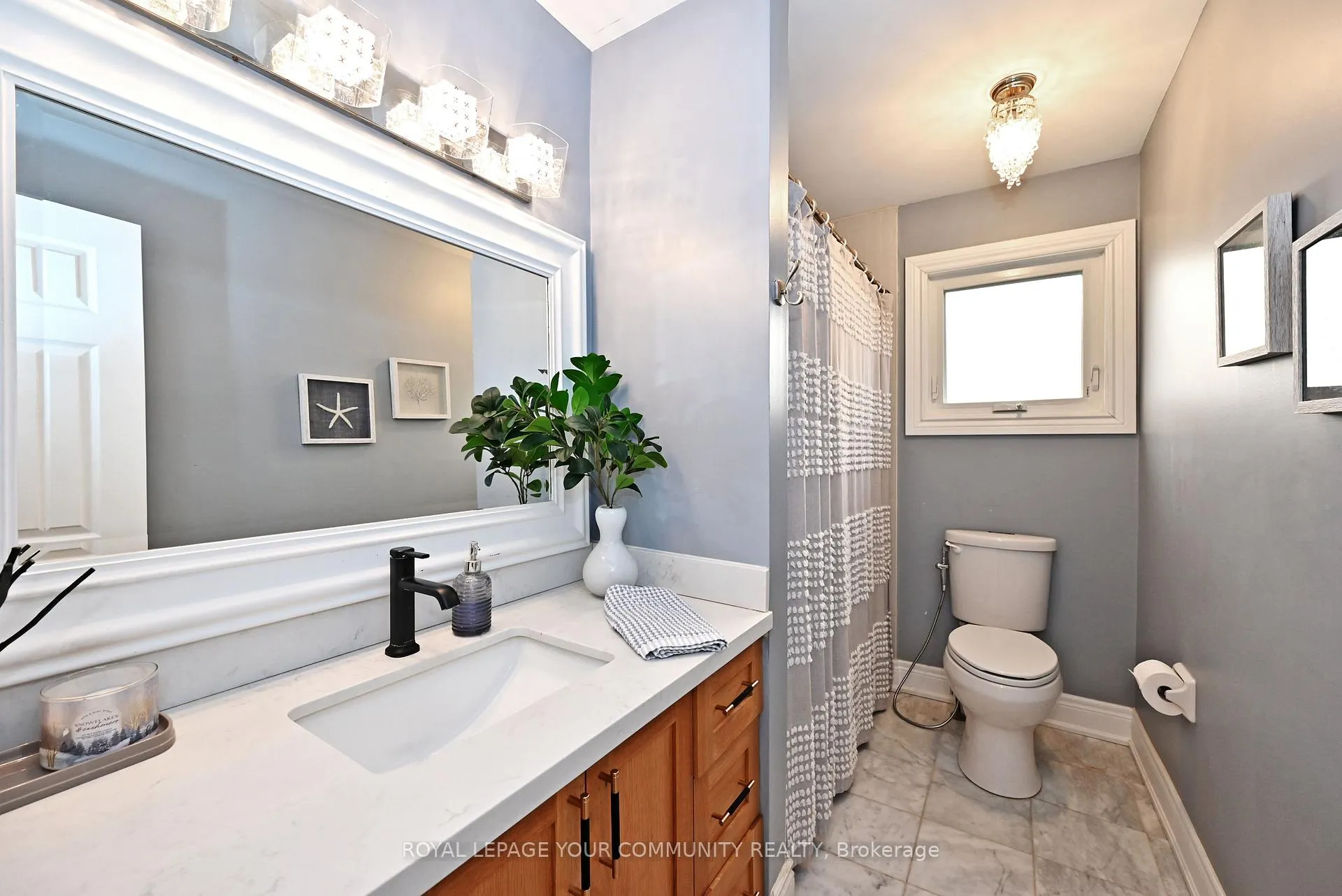 Photo 44 of 188 Kemano Road, Aurora, Aurora Heights — HOMEH