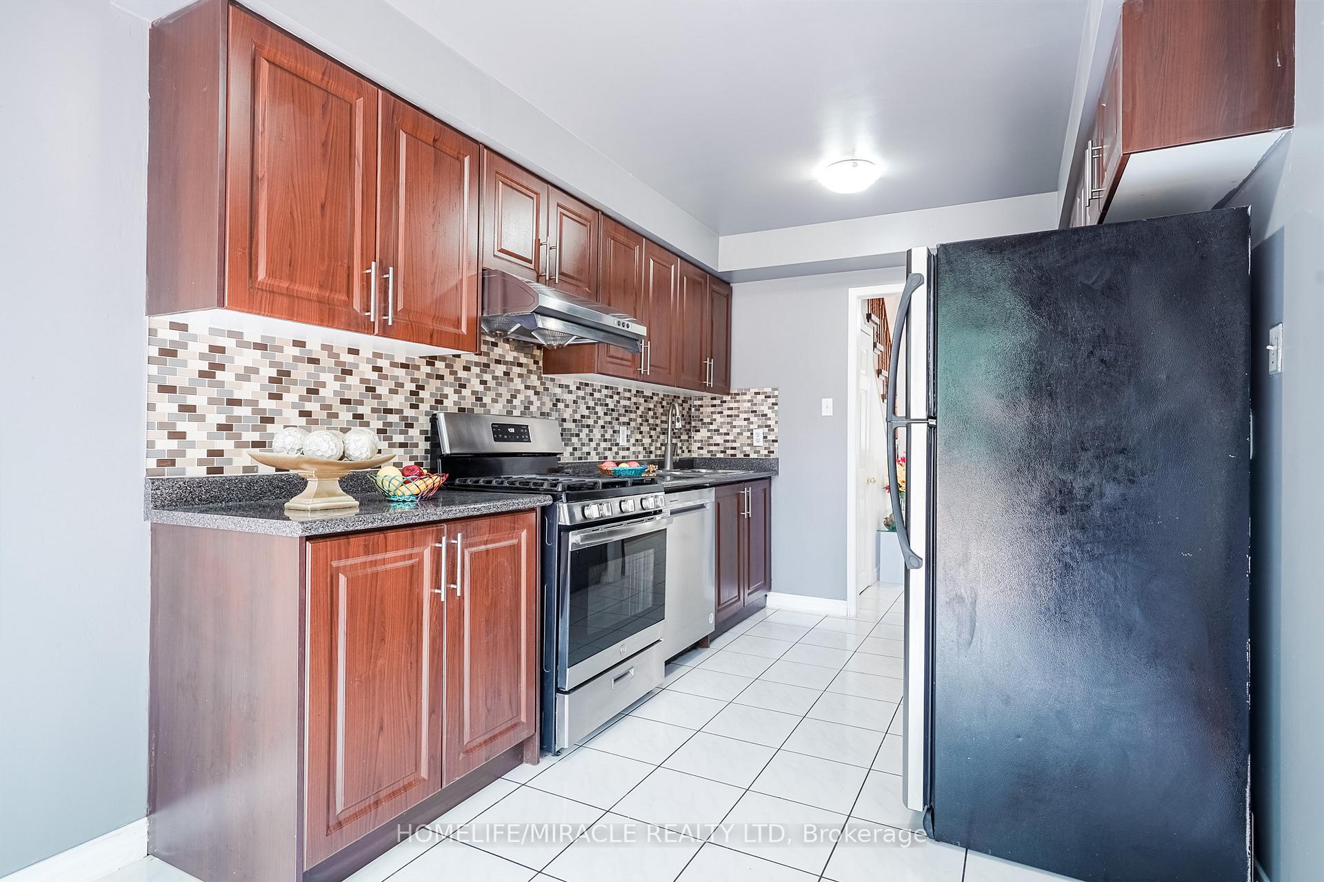 Photo 12 of 1945 Pine Grove Avenue, Pickering, Highbush — HOMEH