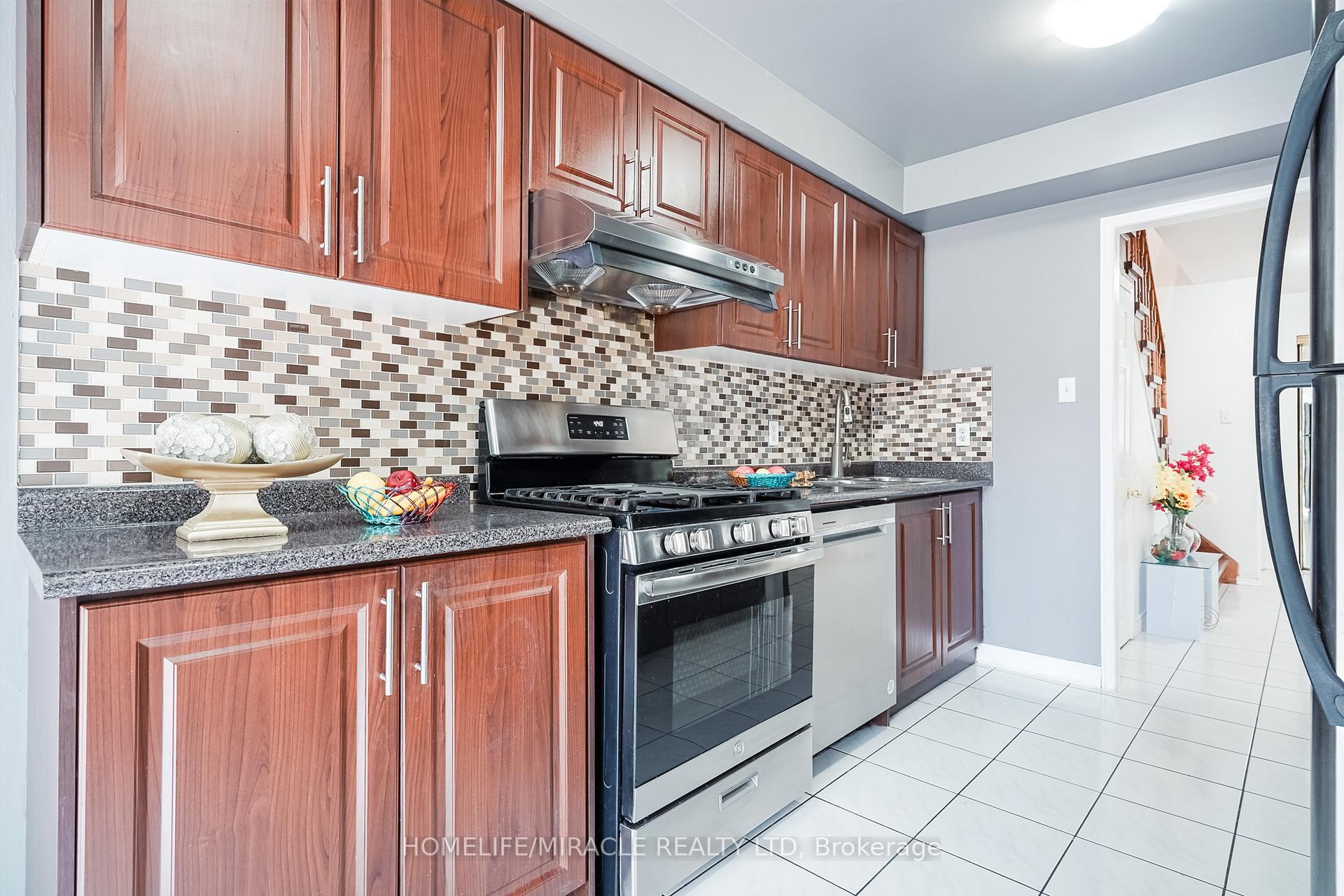 Photo 15 of 1945 Pine Grove Avenue, Pickering, Highbush — HOMEH