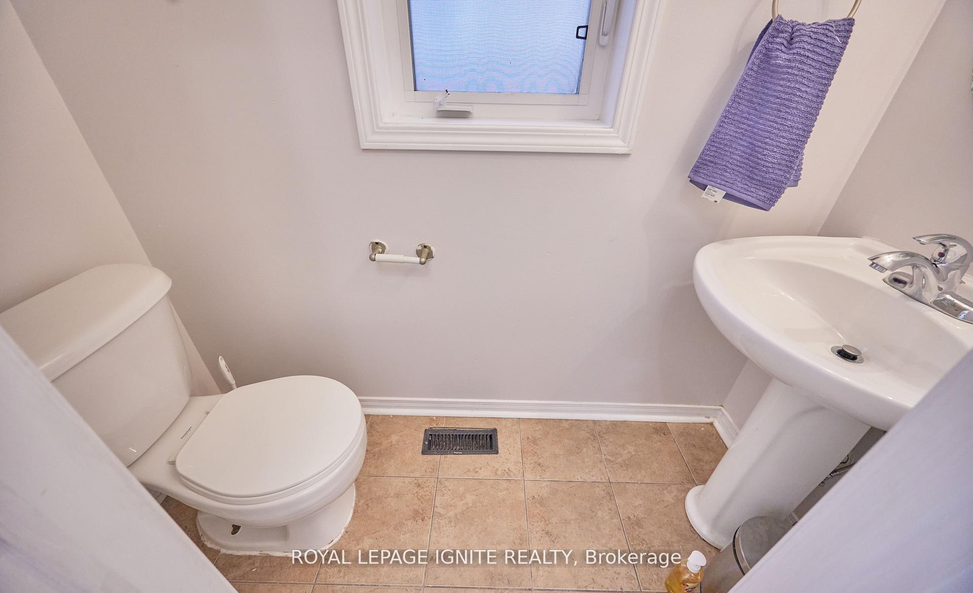 Photo 14 of 1162 Meath Drive, Oshawa, Pinecrest — HOMEH