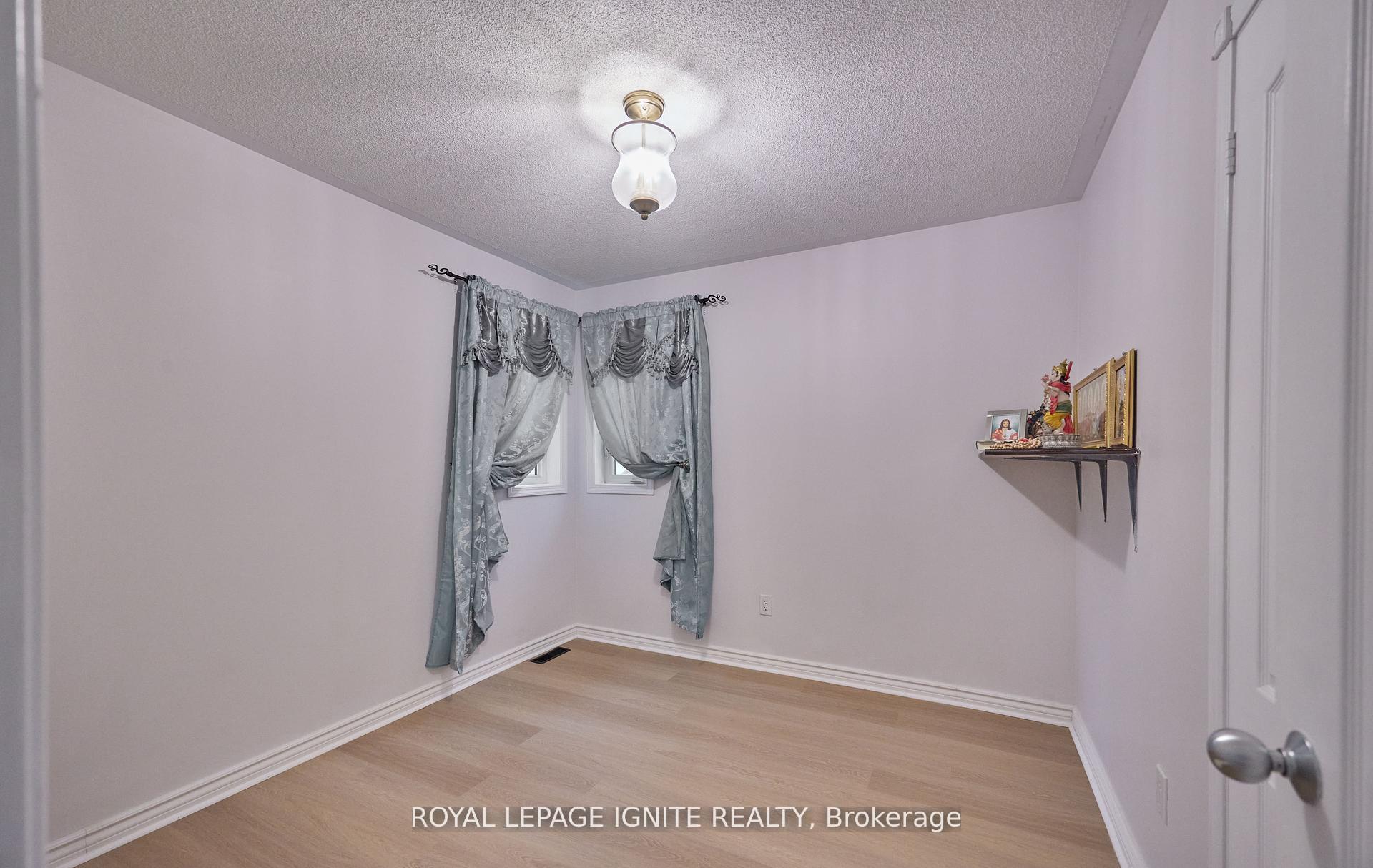 Photo 36 of 1162 Meath Drive, Oshawa, Pinecrest — HOMEH