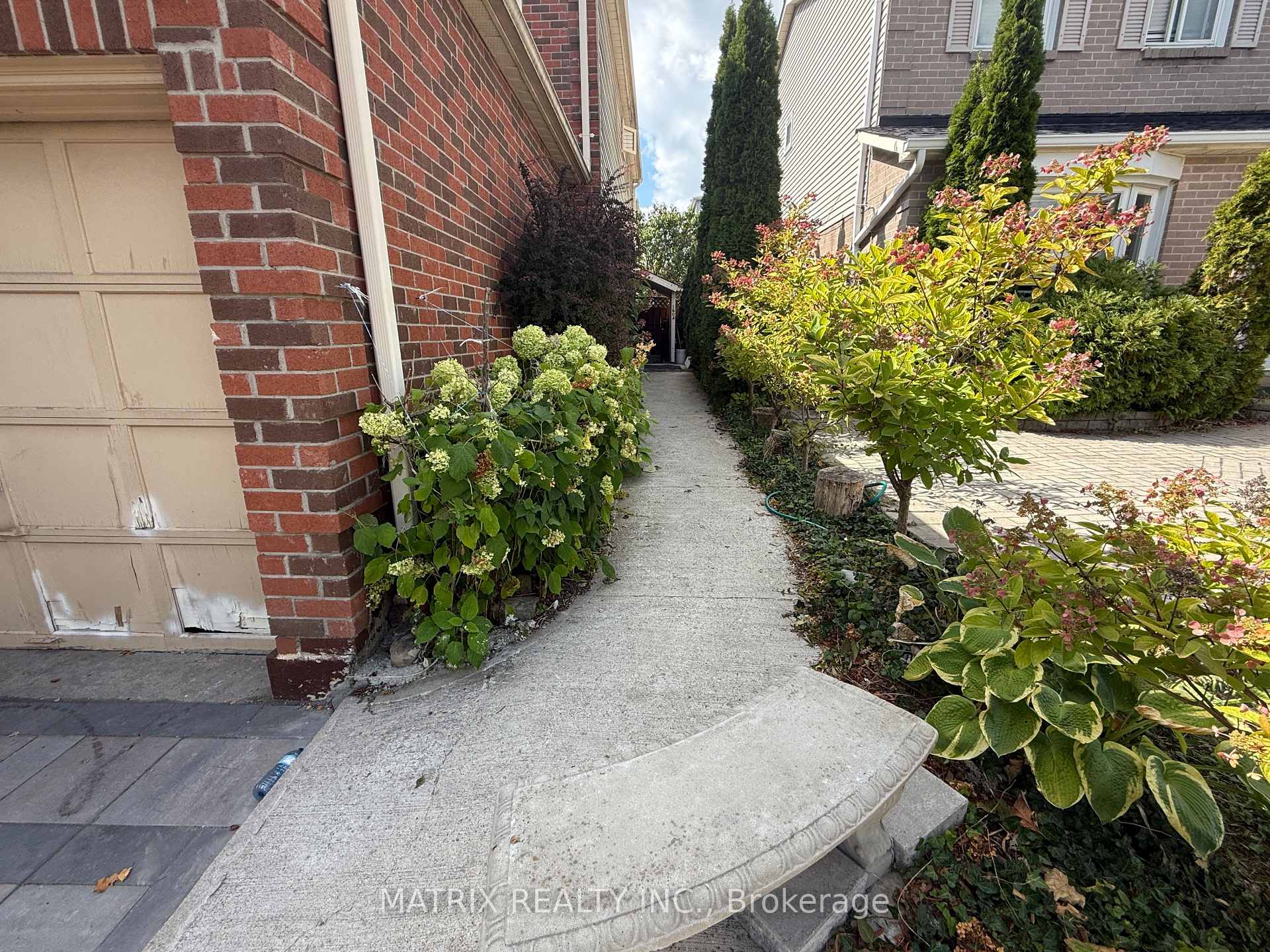 Photo 2 of 1604 Rayleen Crescent, Pickering, Brock Ridge — HOMEH