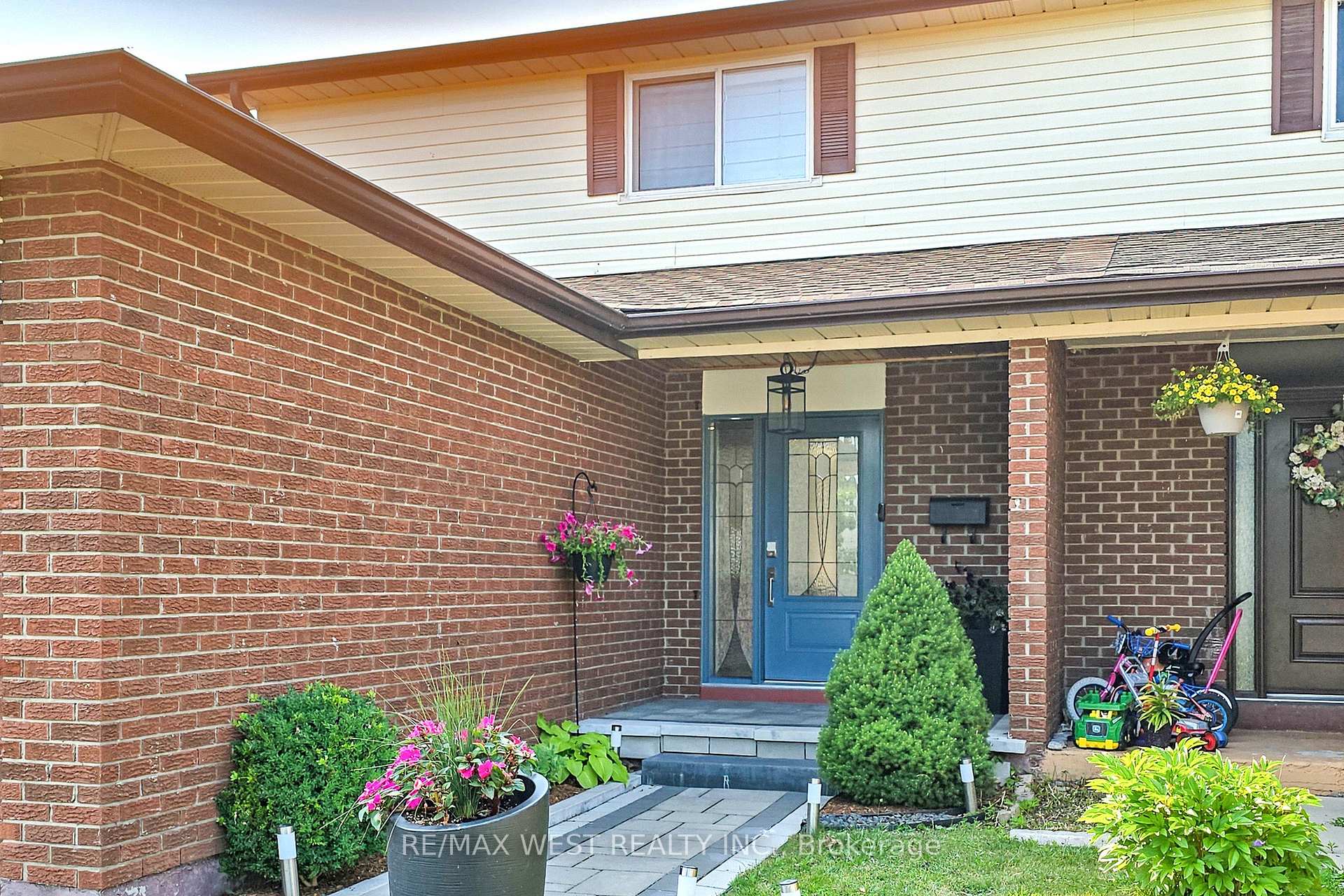 Photo 2 of 586 Balsam Crescent, Oshawa, Lakeview — HOMEH