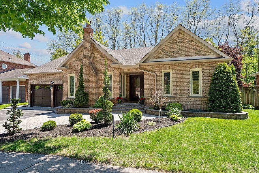 Photo 2 of 897 Baylawn Drive, Pickering, Liverpool — HOMEH