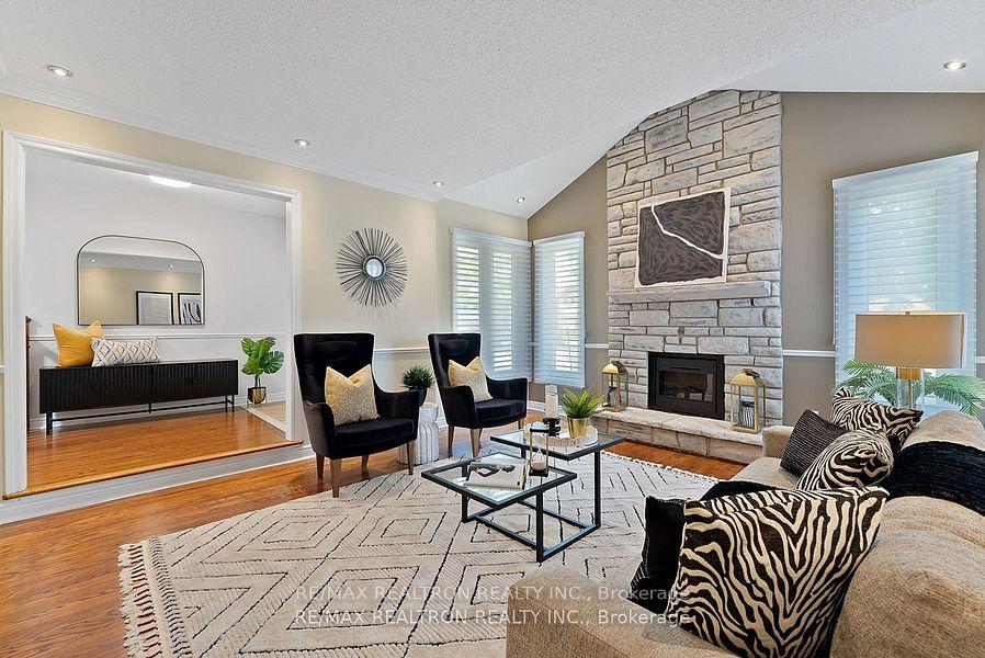 Photo 7 of 897 Baylawn Drive, Pickering, Liverpool — HOMEH