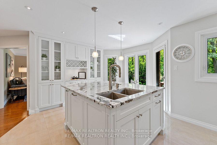 Photo 14 of 897 Baylawn Drive, Pickering, Liverpool — HOMEH