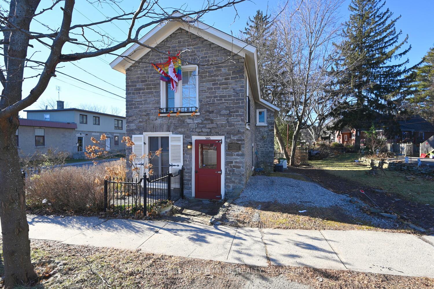 Photo 1 of 305 Centre Street, Prescott — HOMEH