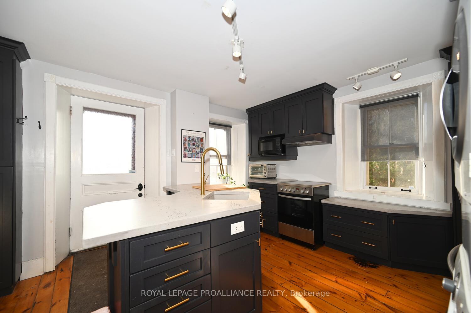 Photo 12 of 305 Centre Street, Prescott — HOMEH