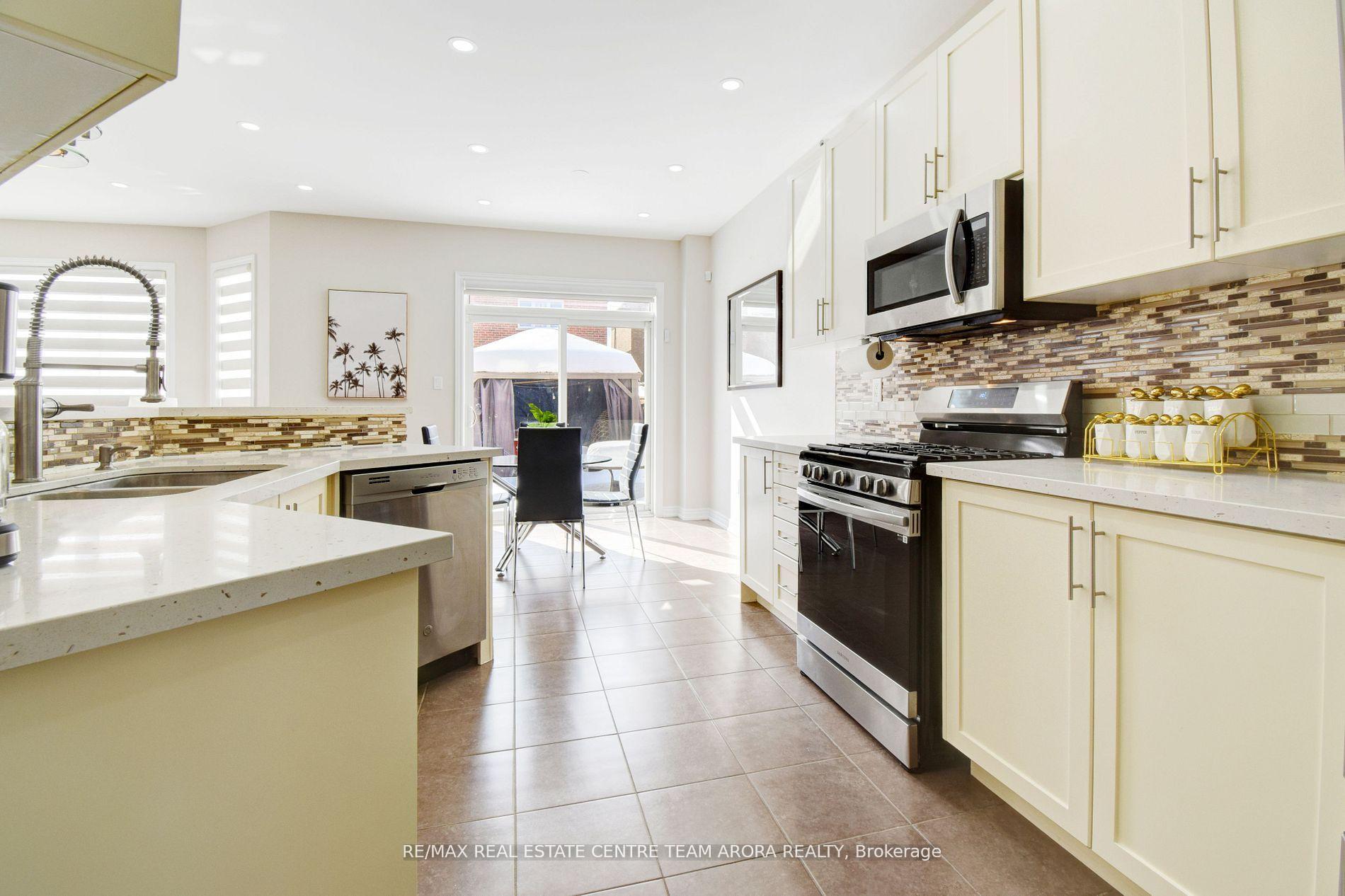 Photo 8 of 749 Wettlaufer Terrace, Milton, Scott — HOMEH