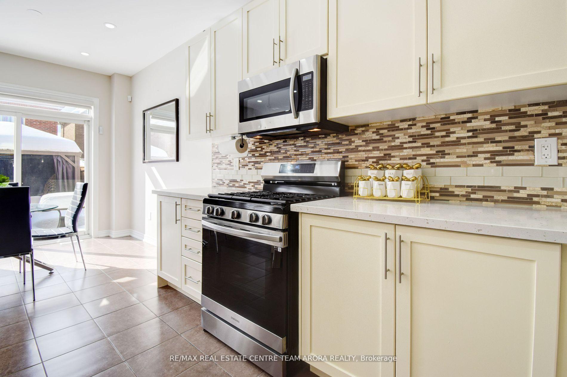 Photo 10 of 749 Wettlaufer Terrace, Milton, Scott — HOMEH