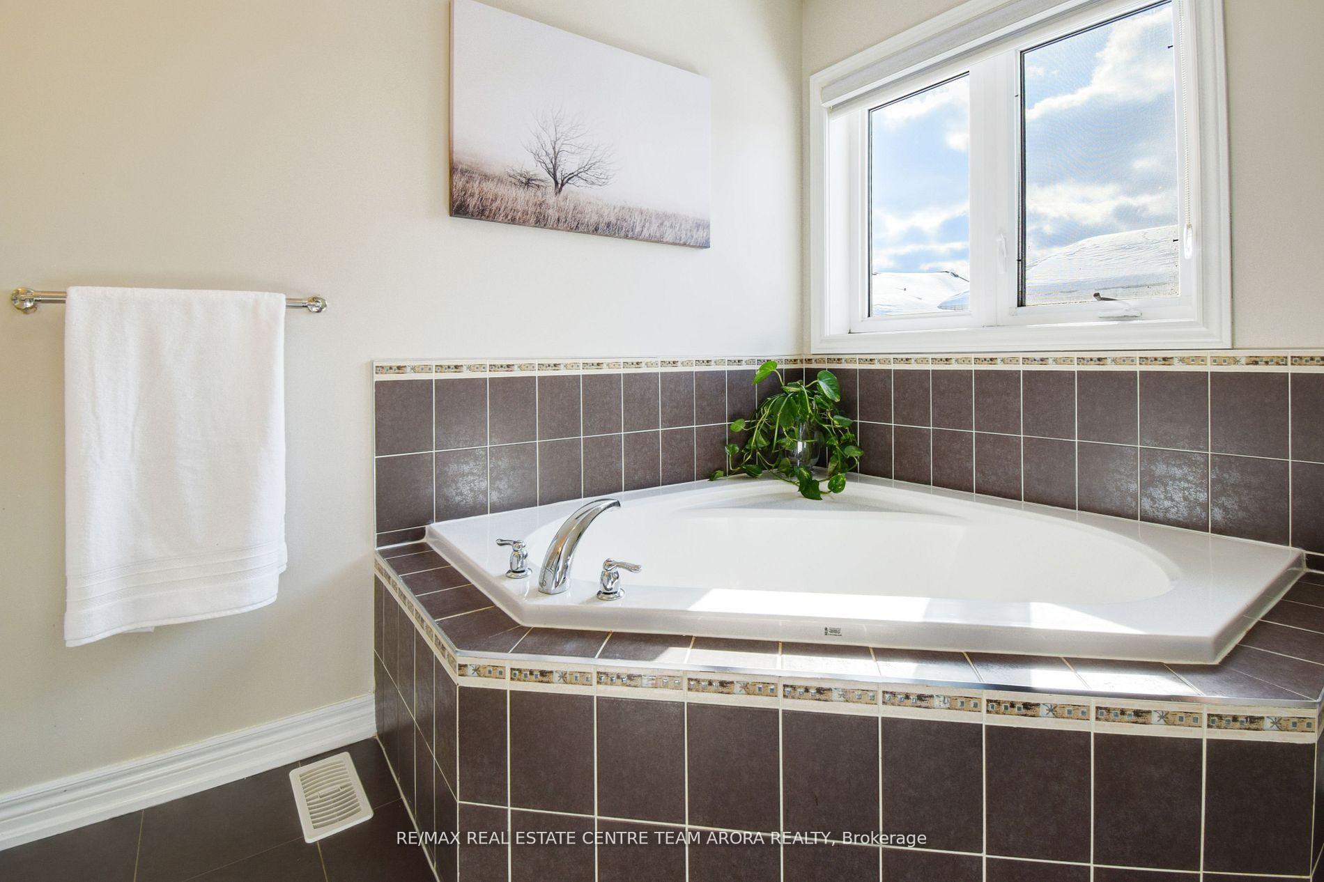 Photo 22 of 749 Wettlaufer Terrace, Milton, Scott — HOMEH