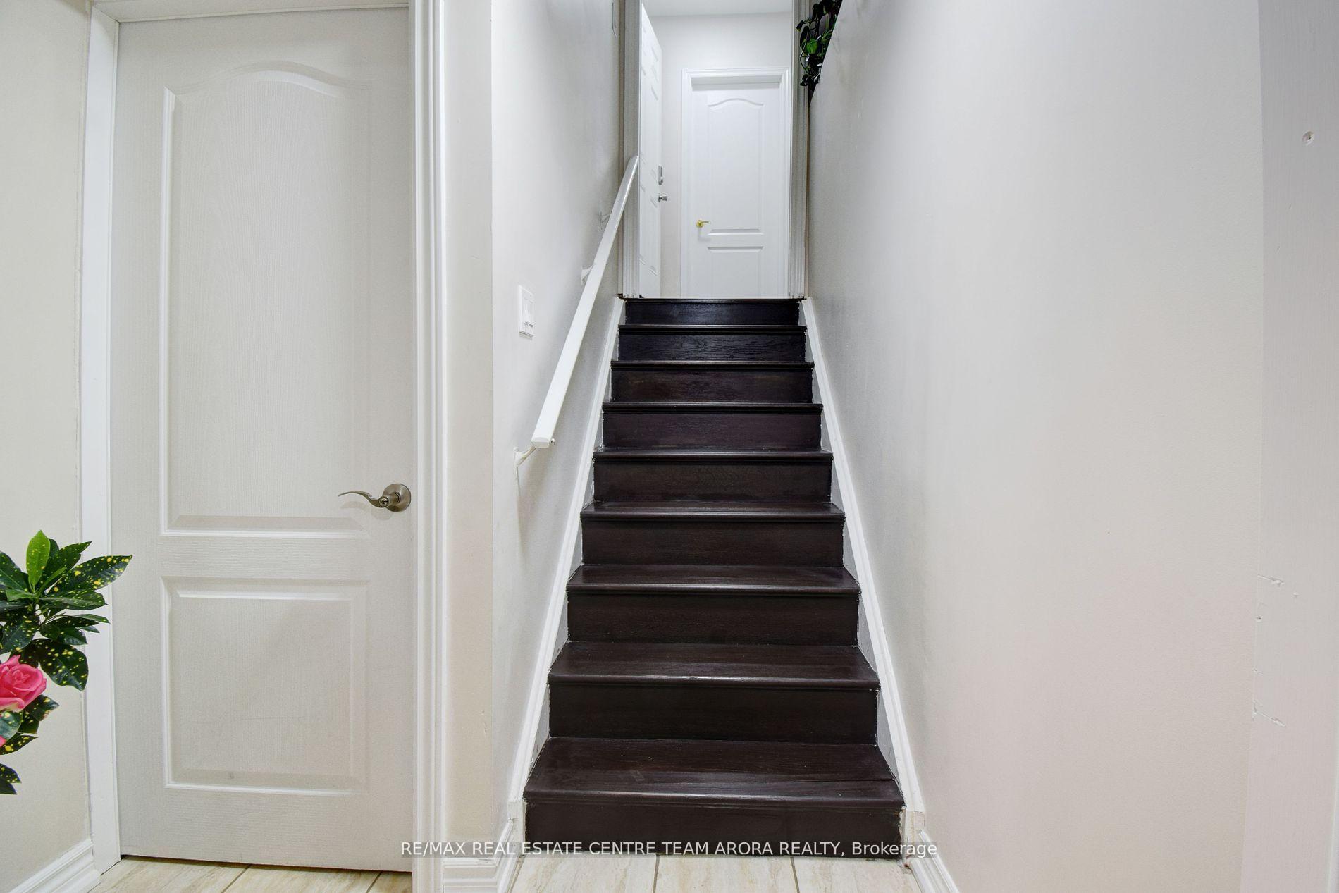 Photo 32 of 749 Wettlaufer Terrace, Milton, Scott — HOMEH