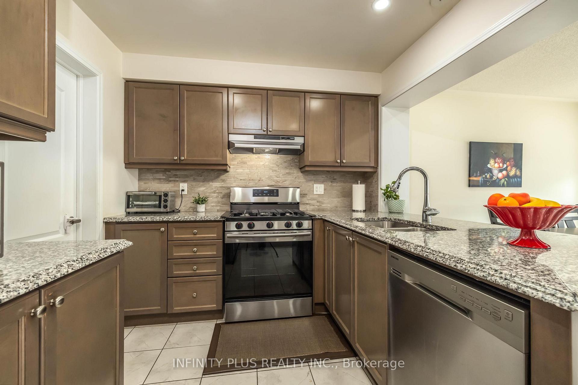 Photo 9 of 2791 Sapphire Drive, Pickering, Rural Pickering — HOMEH