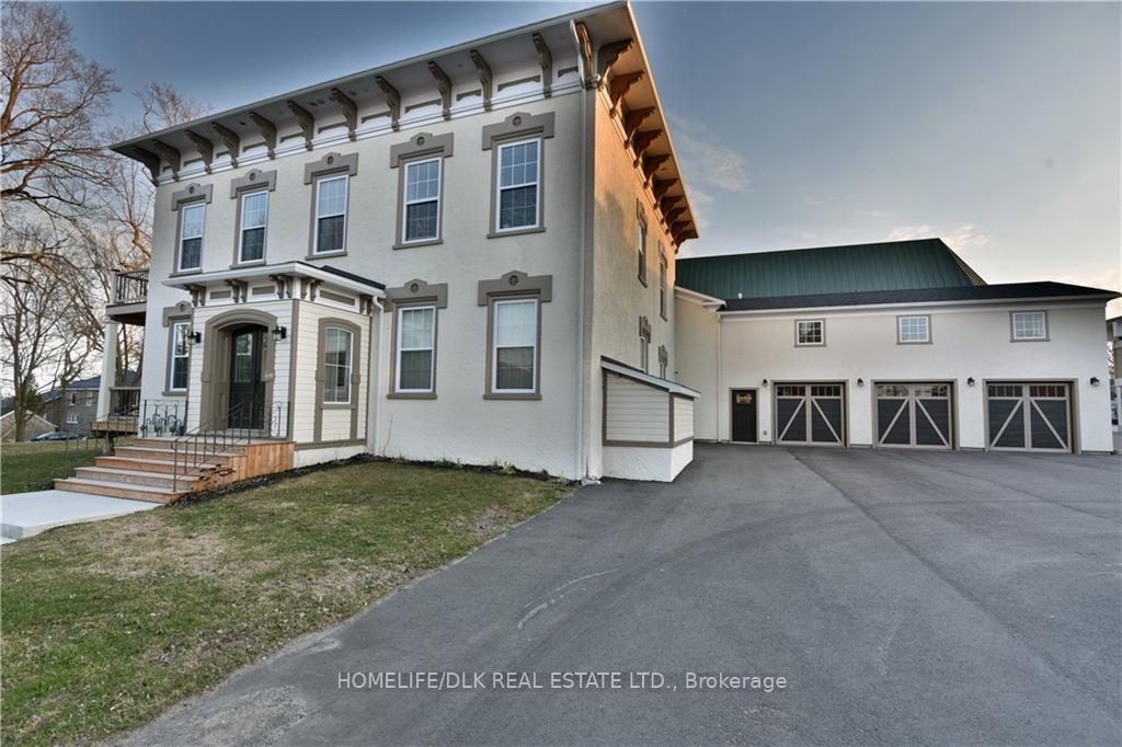 Photo 2 of 439 Edward Street, Prescott — HOMEH