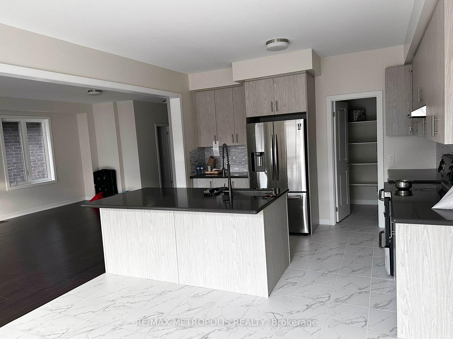 Photo 2 of Unit Upper, 1846 Narcissus Gardens, Pickering, Rural Pickering — HOMEH