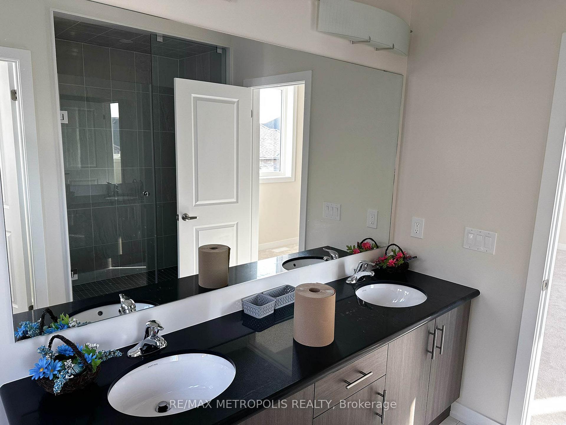 Photo 6 of Unit Upper, 1846 Narcissus Gardens, Pickering, Rural Pickering — HOMEH
